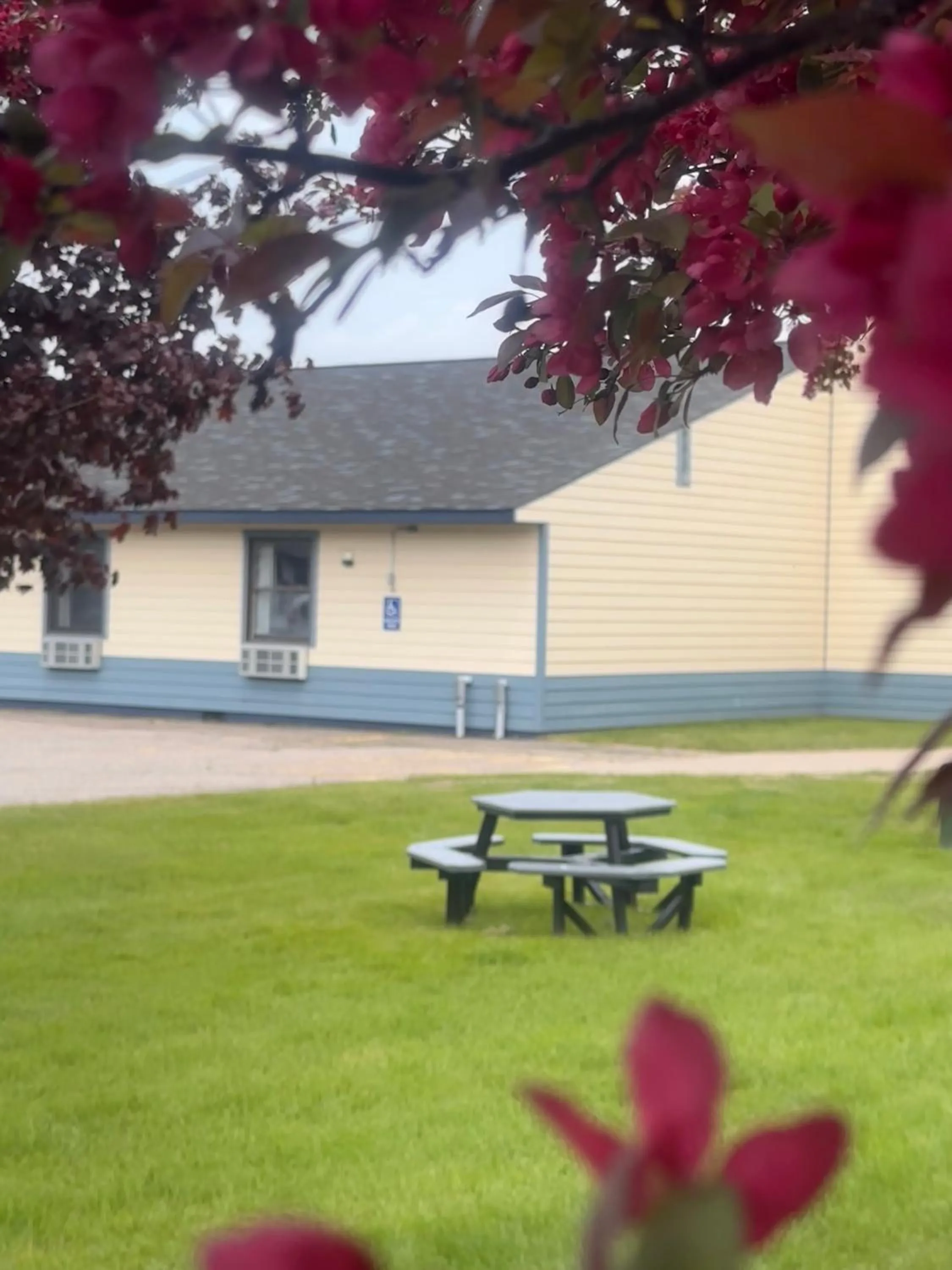 Pictured Rocks Inn and Suites