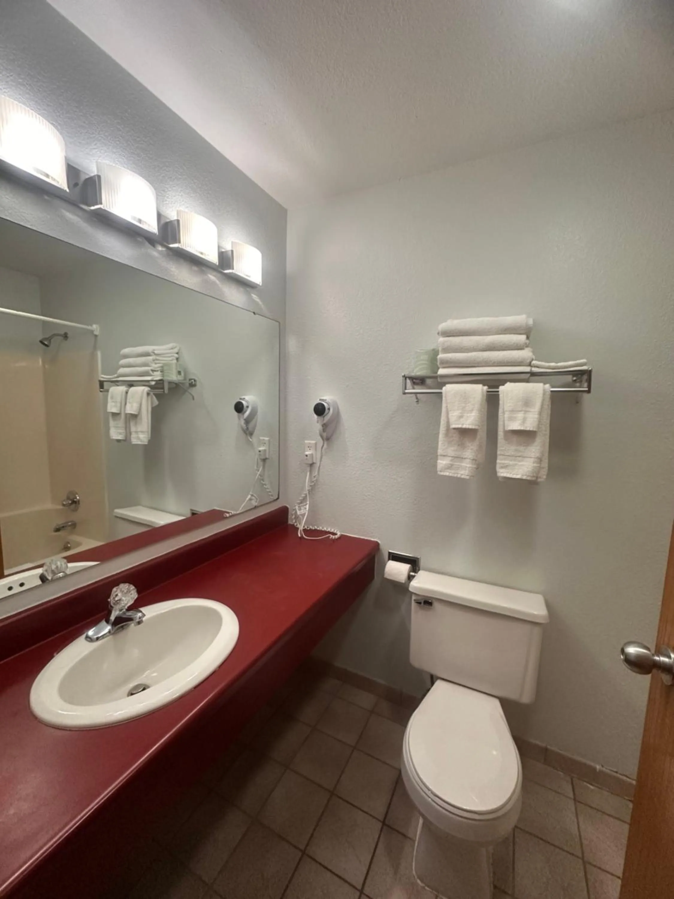 Pictured Rocks Inn and Suites