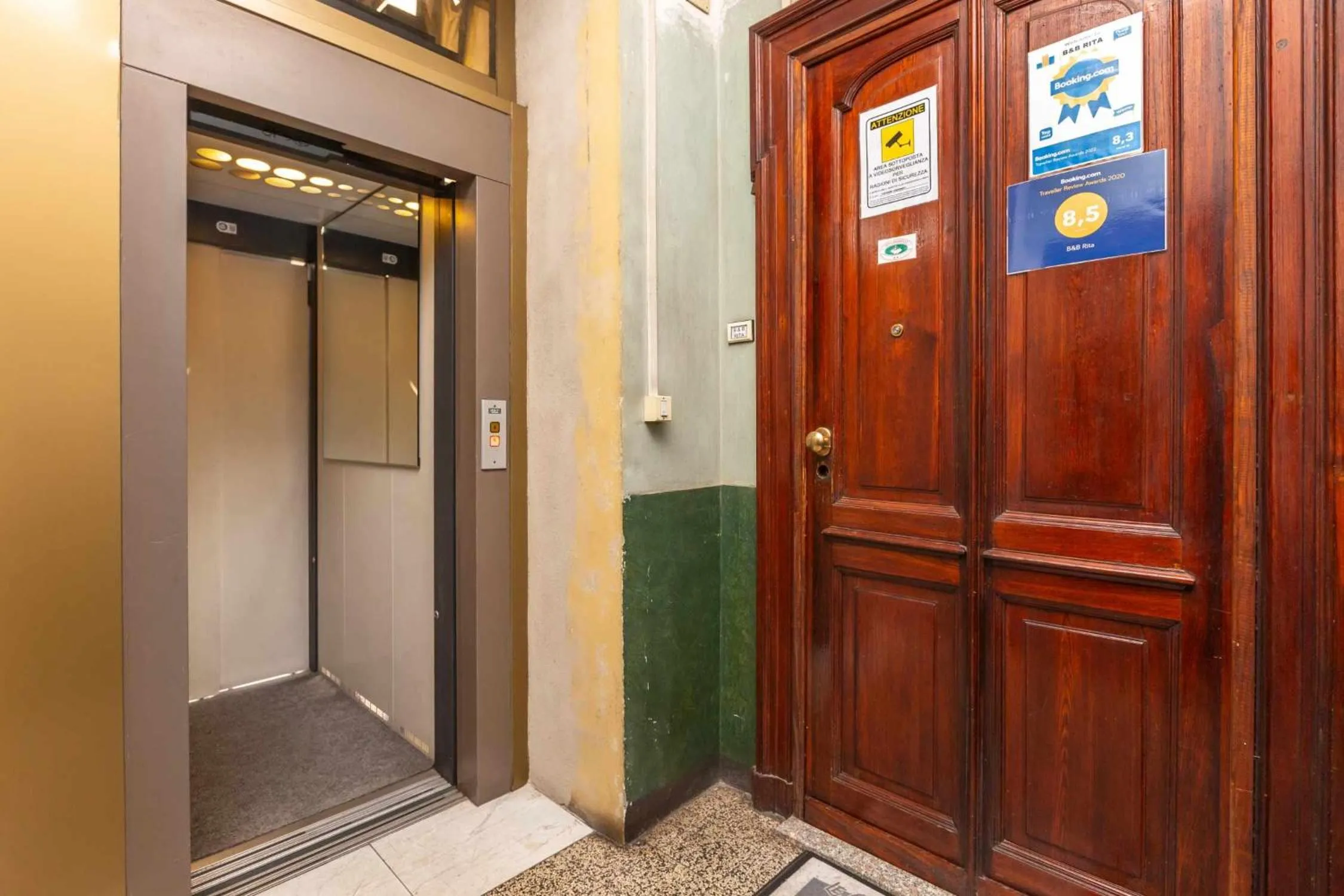 Property building in Grotta di Rita