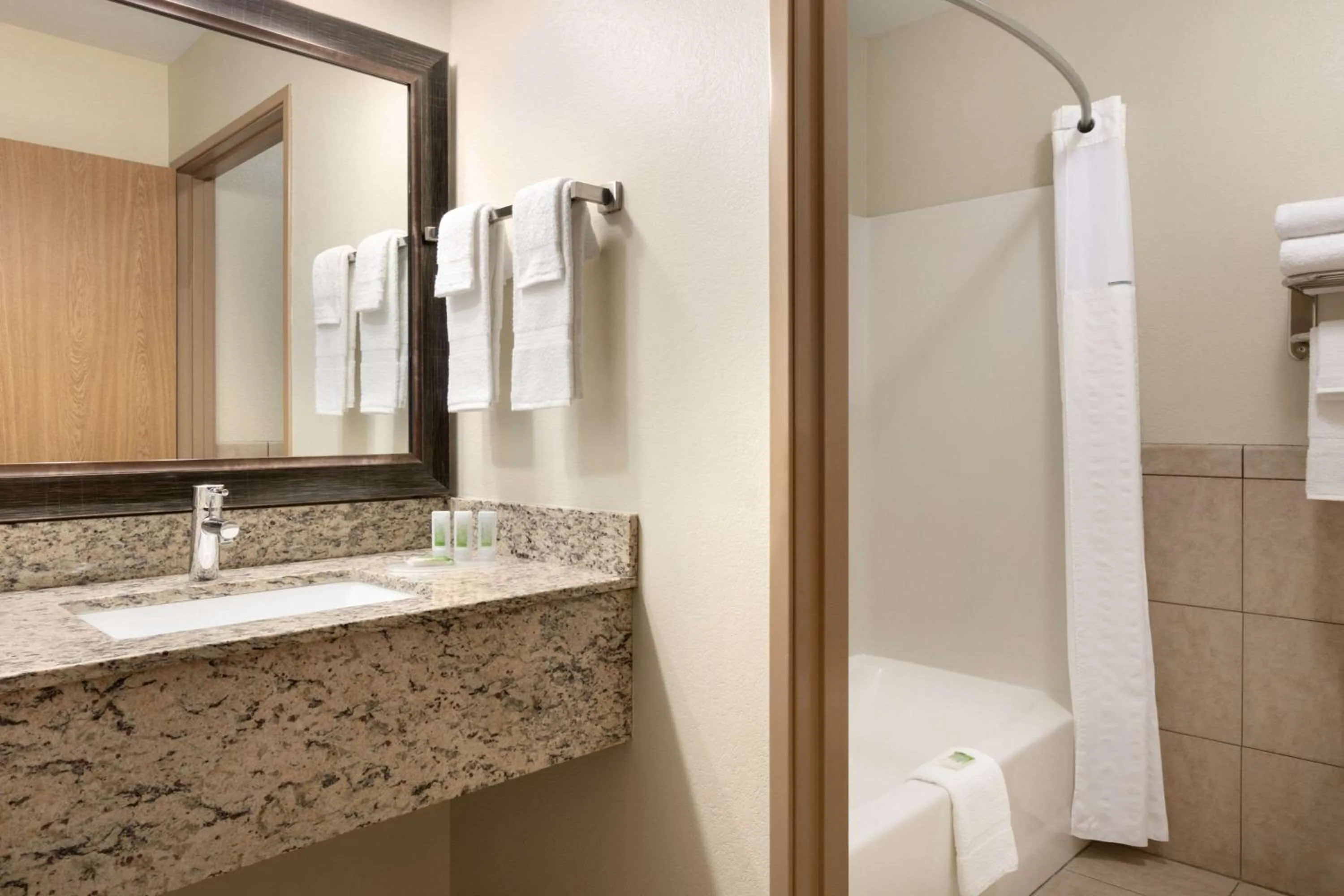 Photo of the whole room in Mountain Valley Lodge Hailey Sun Valley