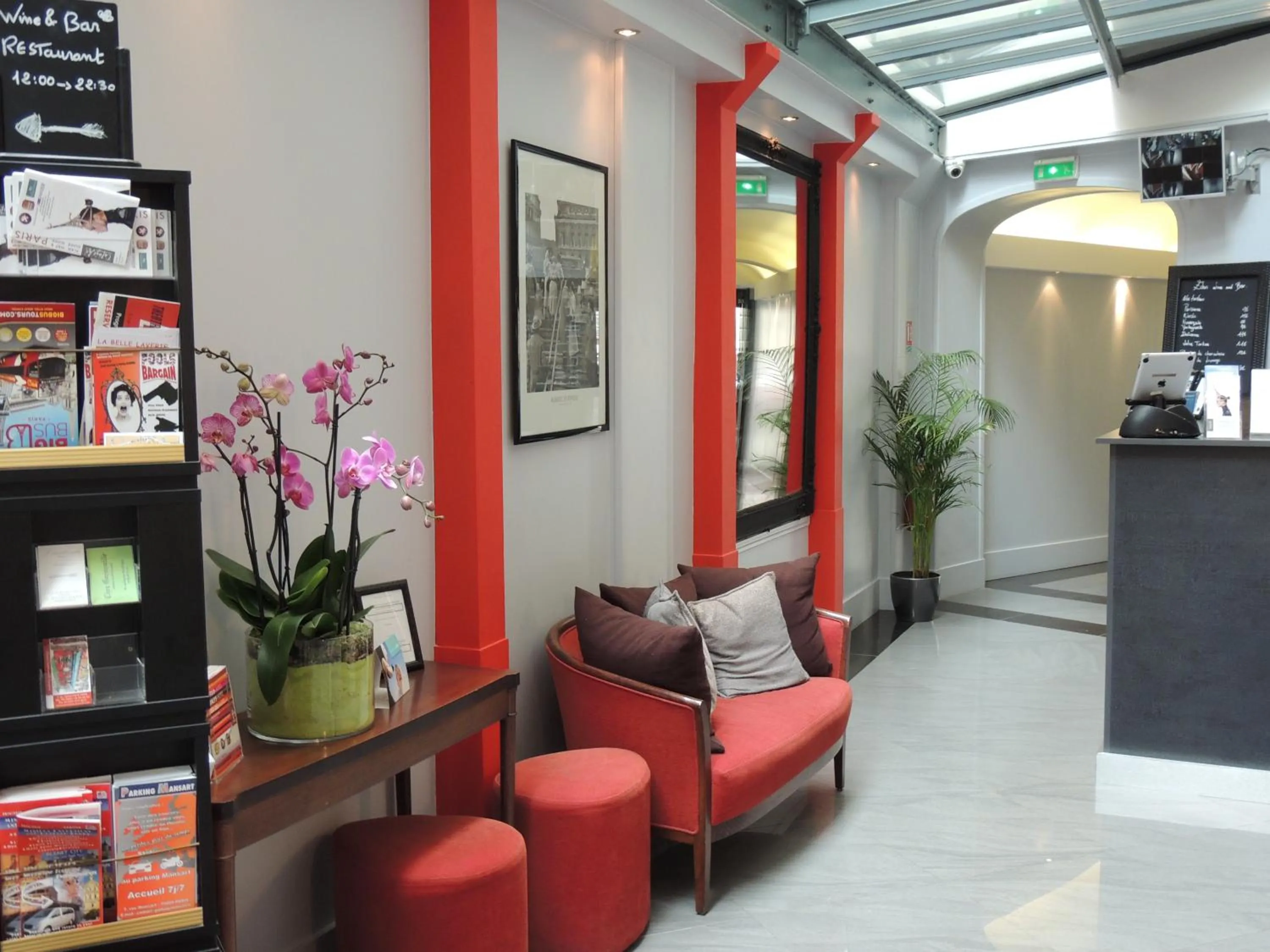 Lobby or reception in Hôtel Eden Opéra
