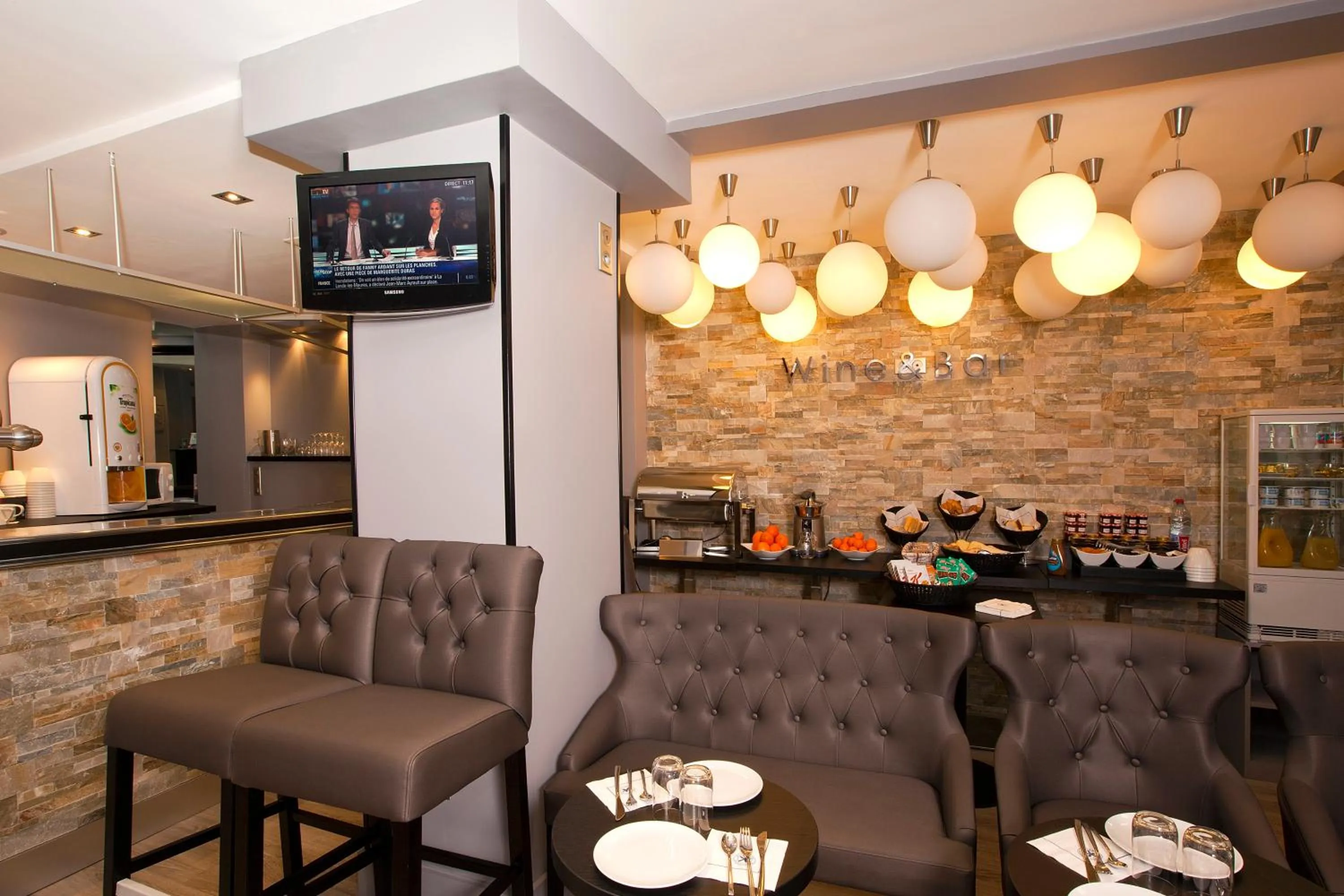 Lounge or bar in Hôtel Eden Opéra