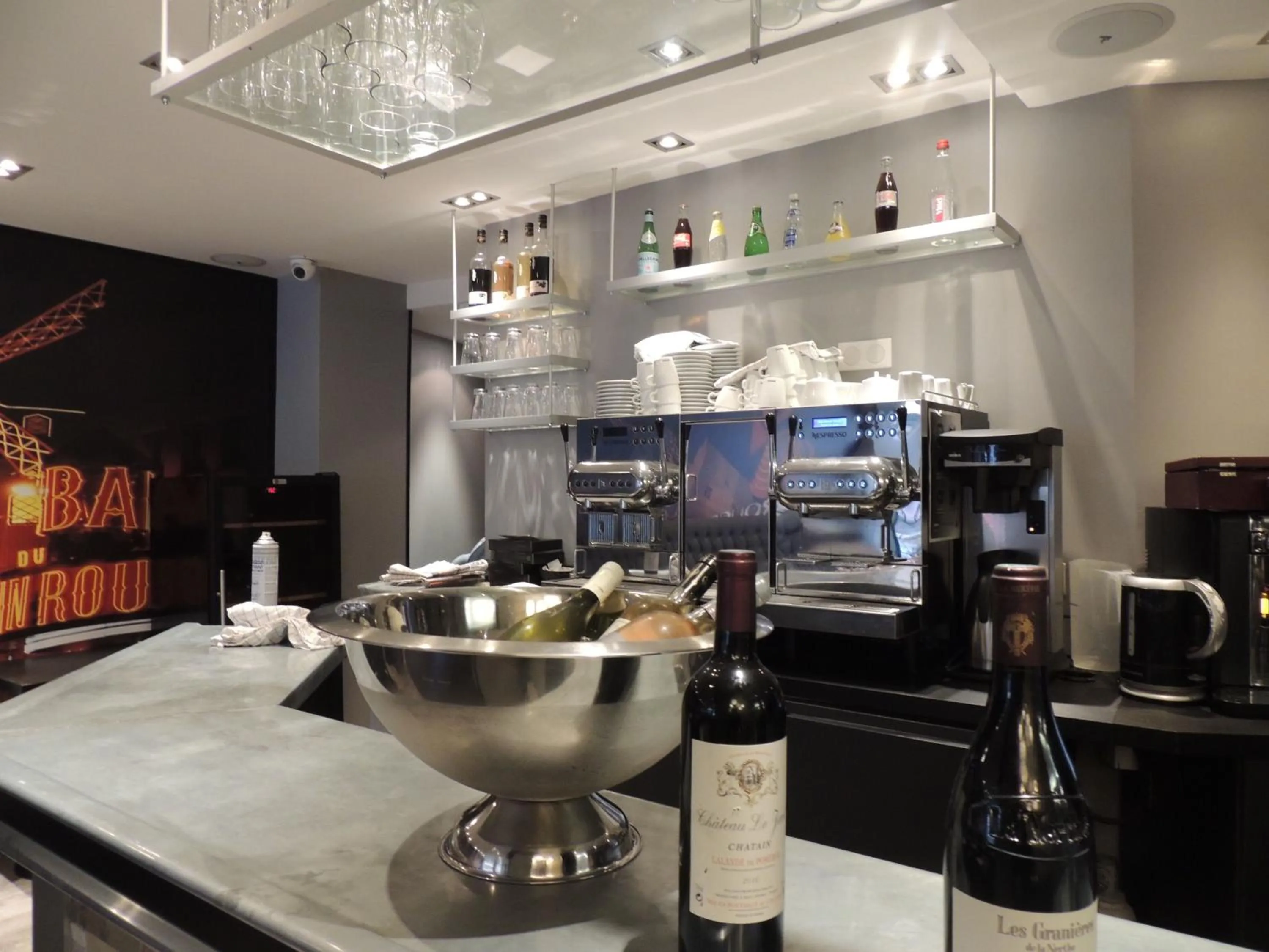 Restaurant/places to eat in Hôtel Eden Opéra