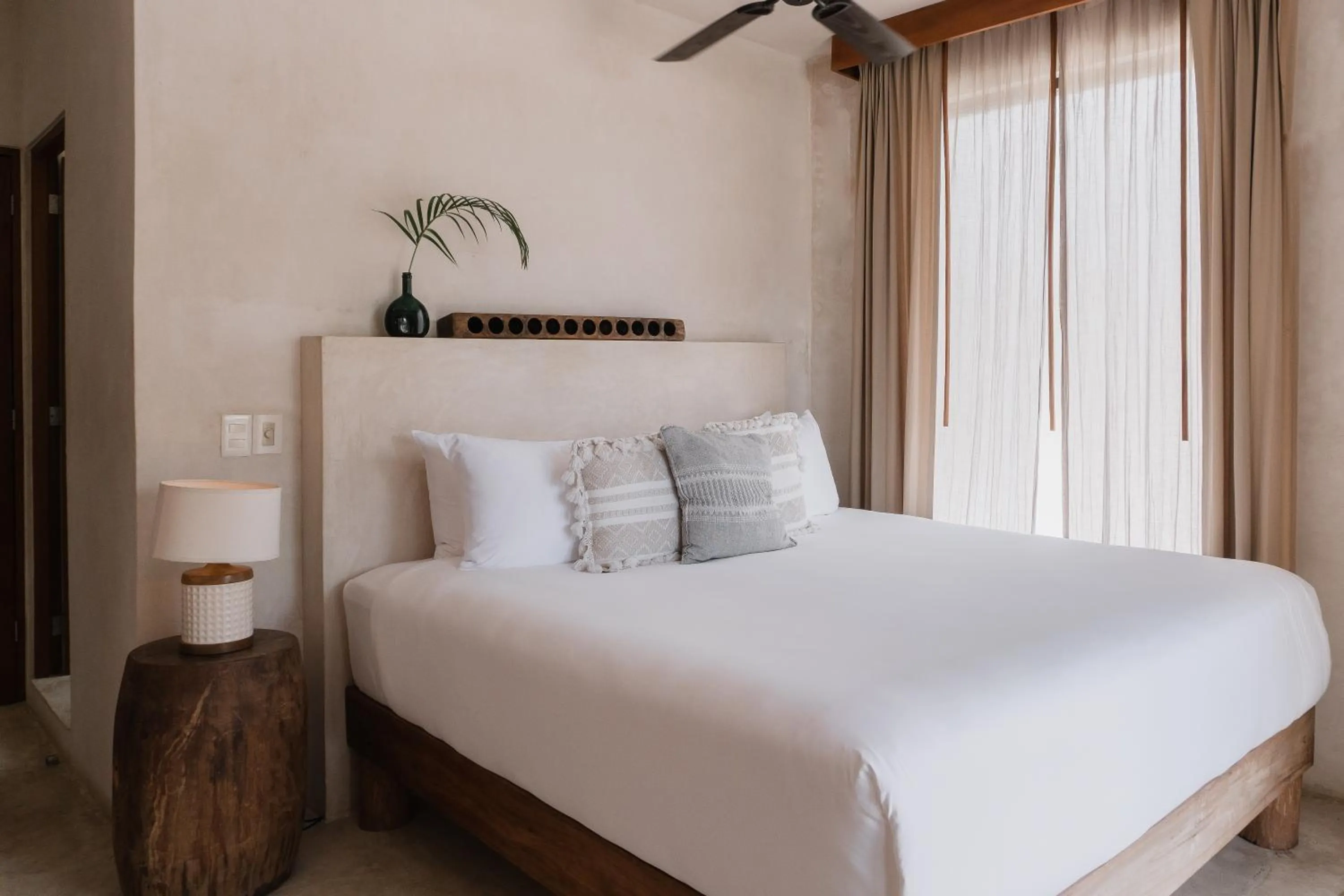 Photo of the whole room, Bed in Aldea Canzul Tulum