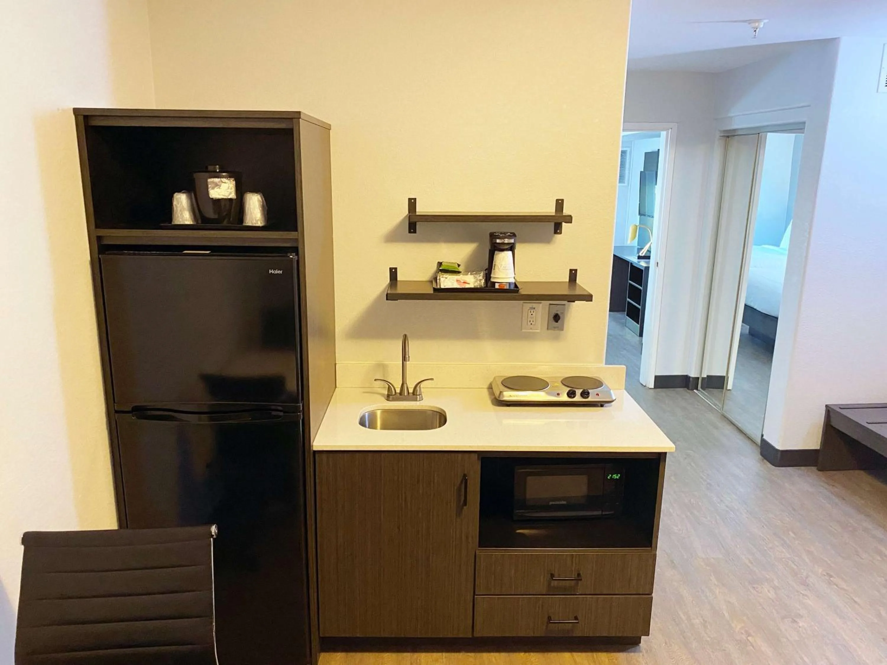 Photo of the whole room in Hawthorn Extended Stay by Wyndham Hobbs