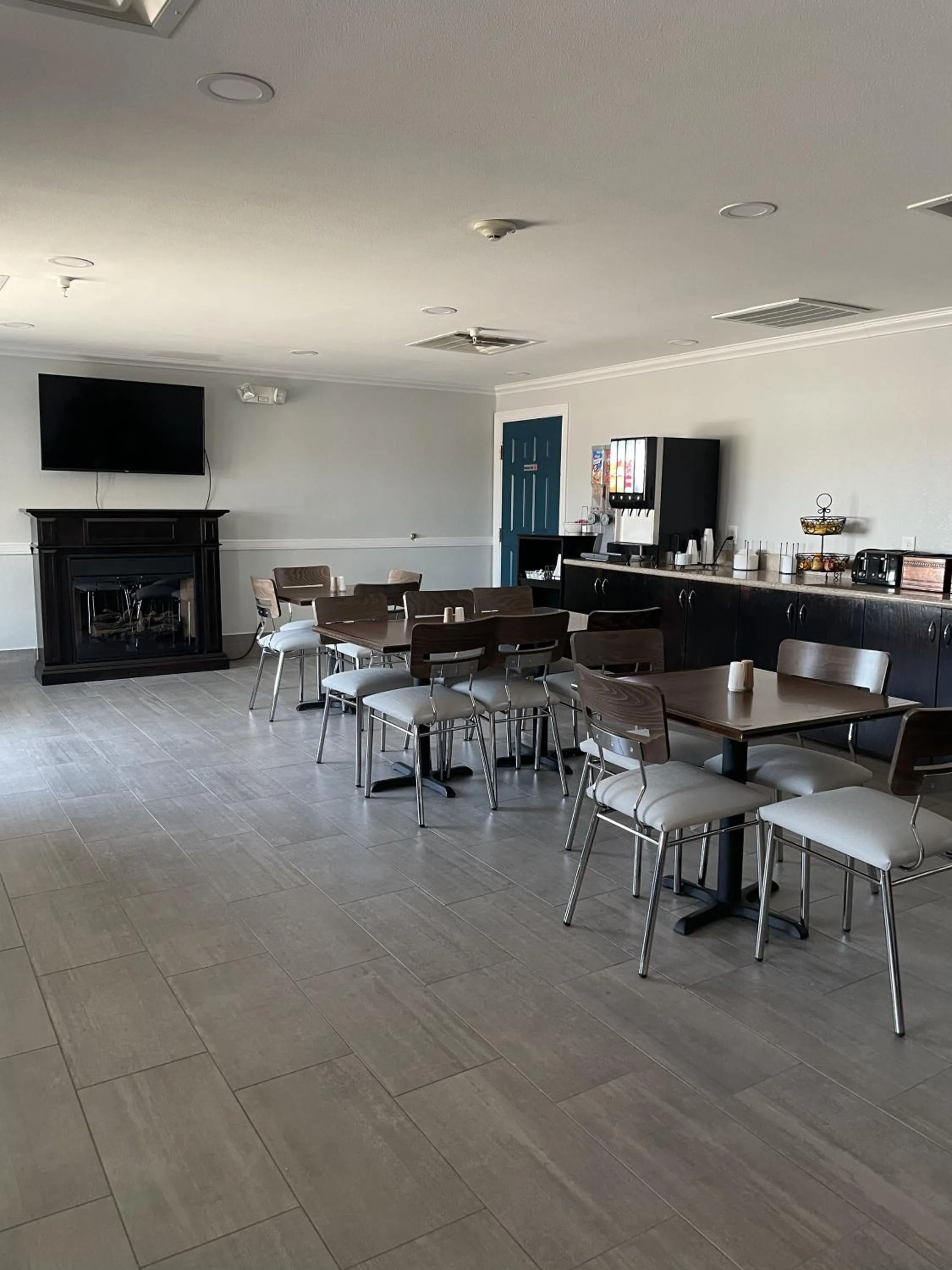 Breakfast in Hawthorn Extended Stay by Wyndham Hobbs