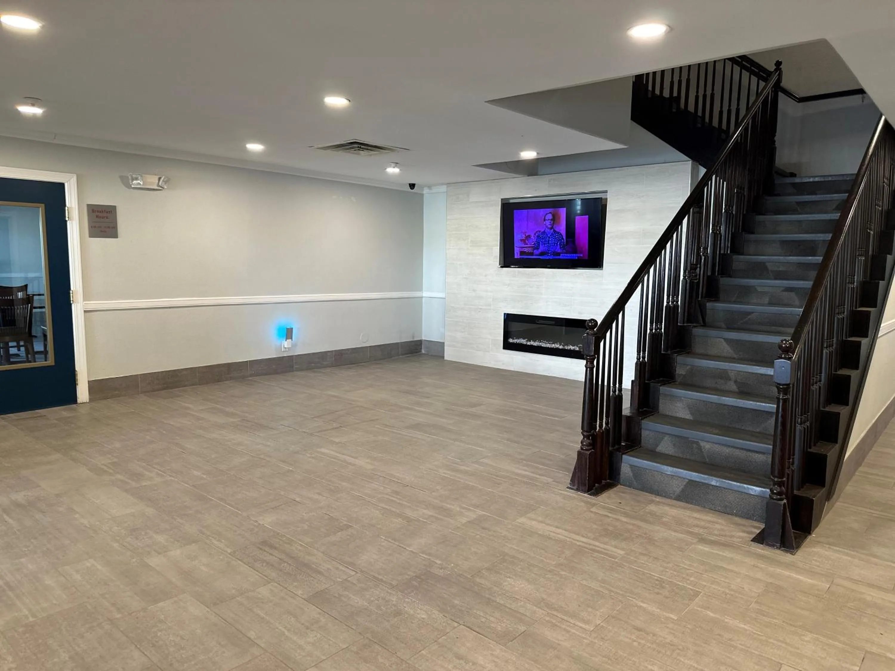 Lobby or reception in Hawthorn Extended Stay by Wyndham Hobbs