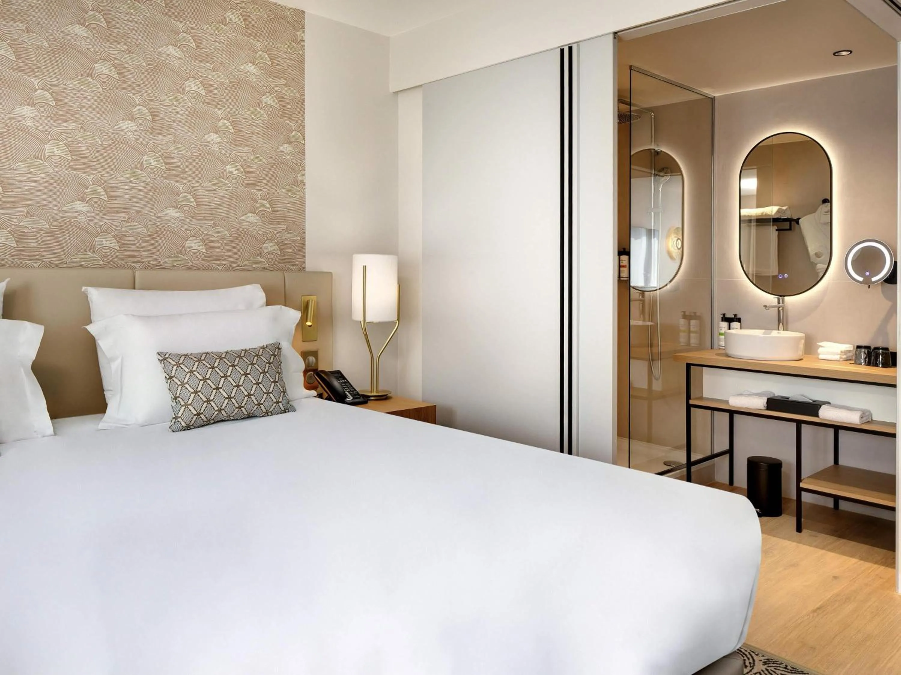 Bedroom, Bed in Pullman La Pléiade Montpellier Centre