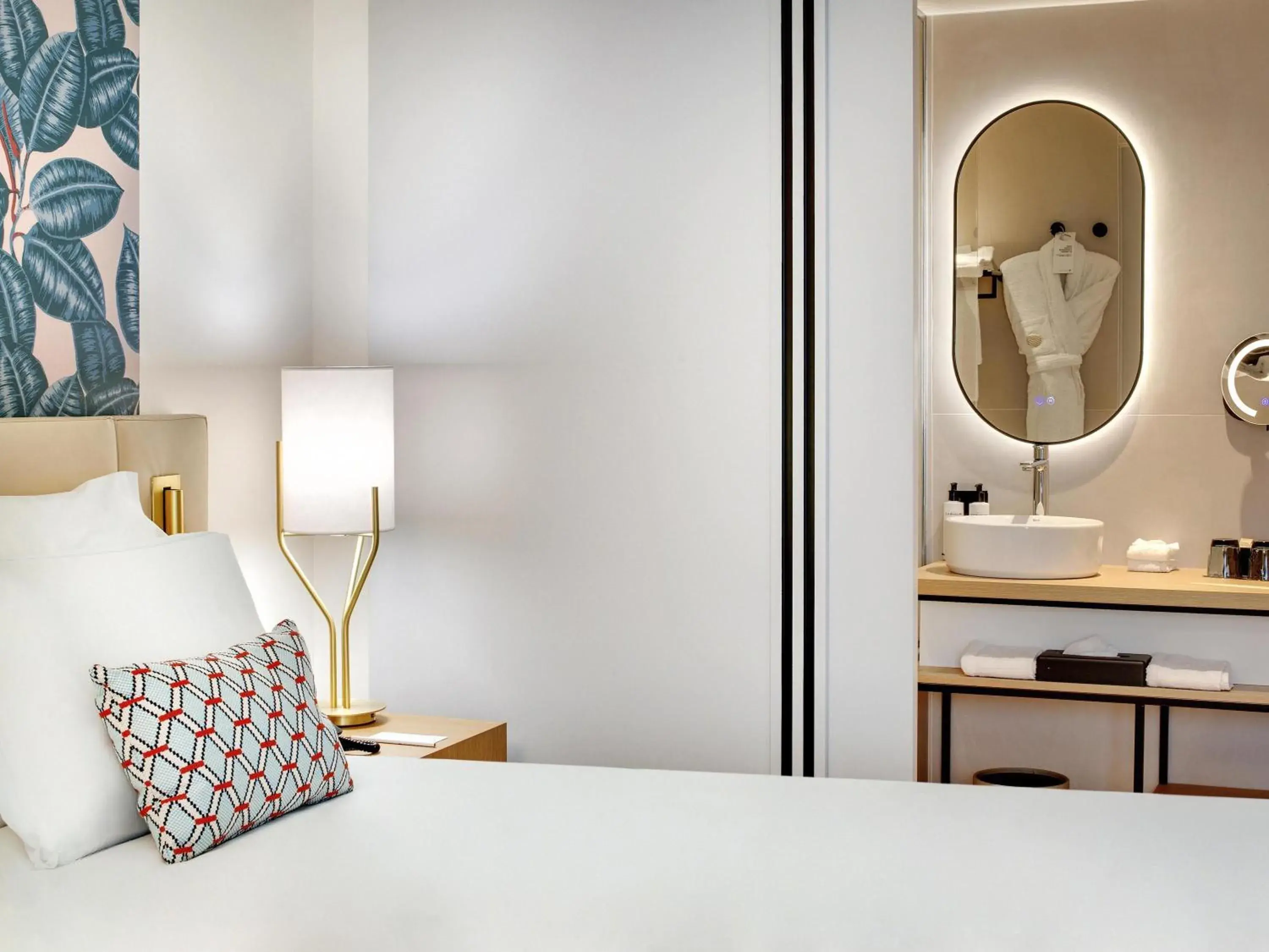 Deluxe King Room in Pullman La Pléiade Montpellier Centre Deluxe King Room in Pullman La Pléiade Montpellier Centre