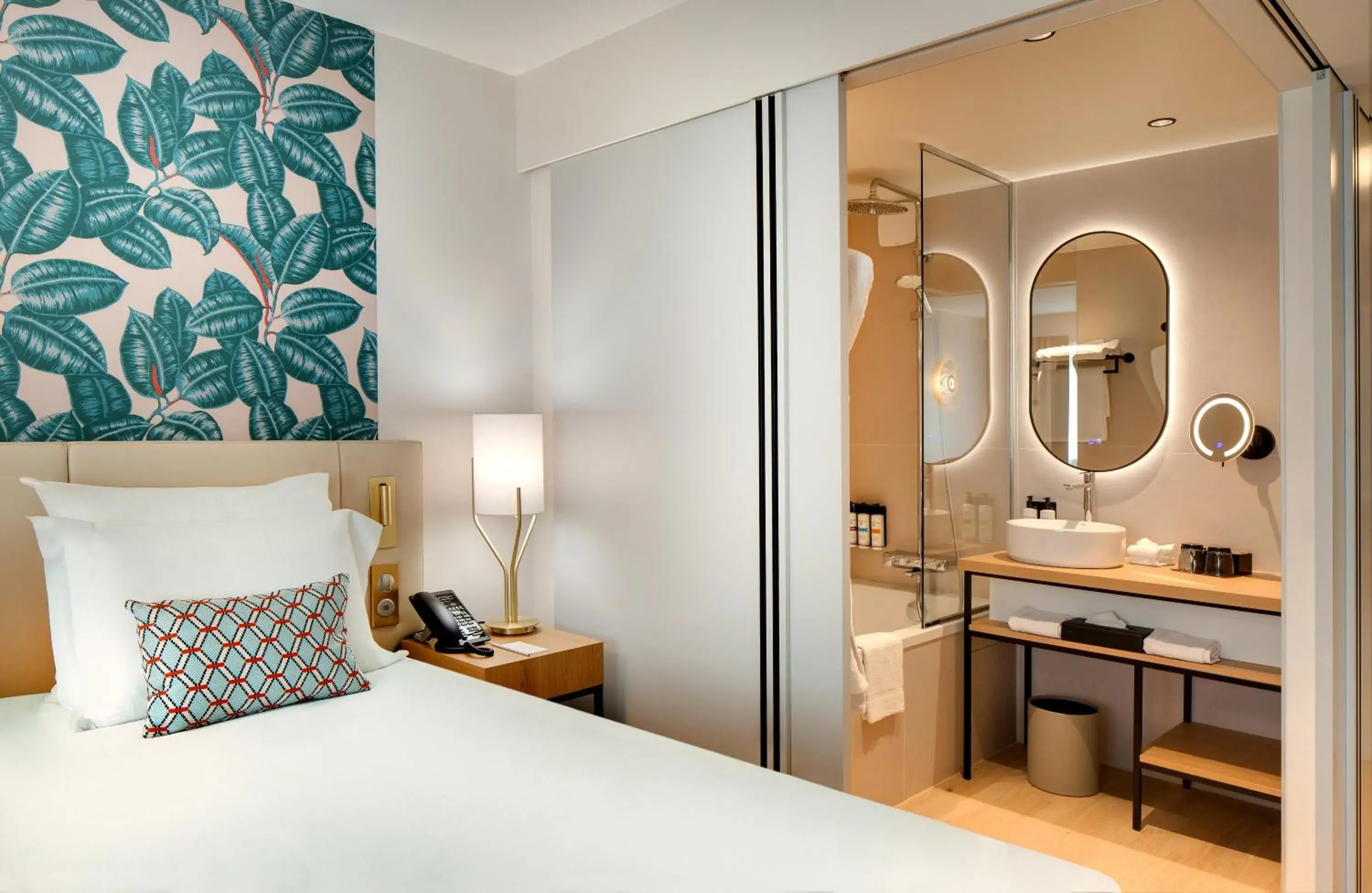 Deluxe Room with Two Single Size Beds in Pullman La Pléiade Montpellier Centre Deluxe Room with Two Single Size Beds in Pullman La Pléiade Montpellier Centre