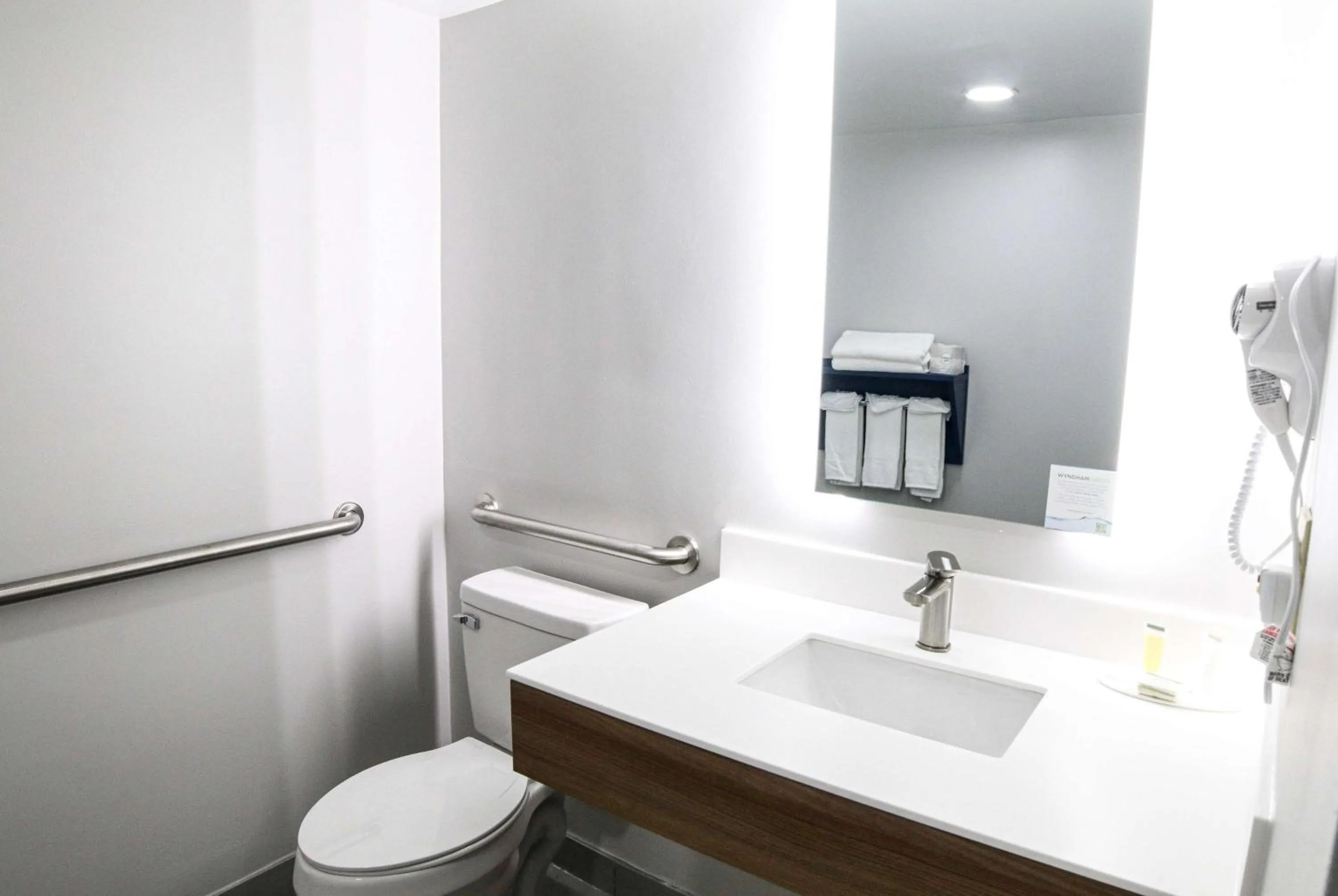 Bathroom in Microtel Inn & Suites by Wyndham Charlotte/Northlake