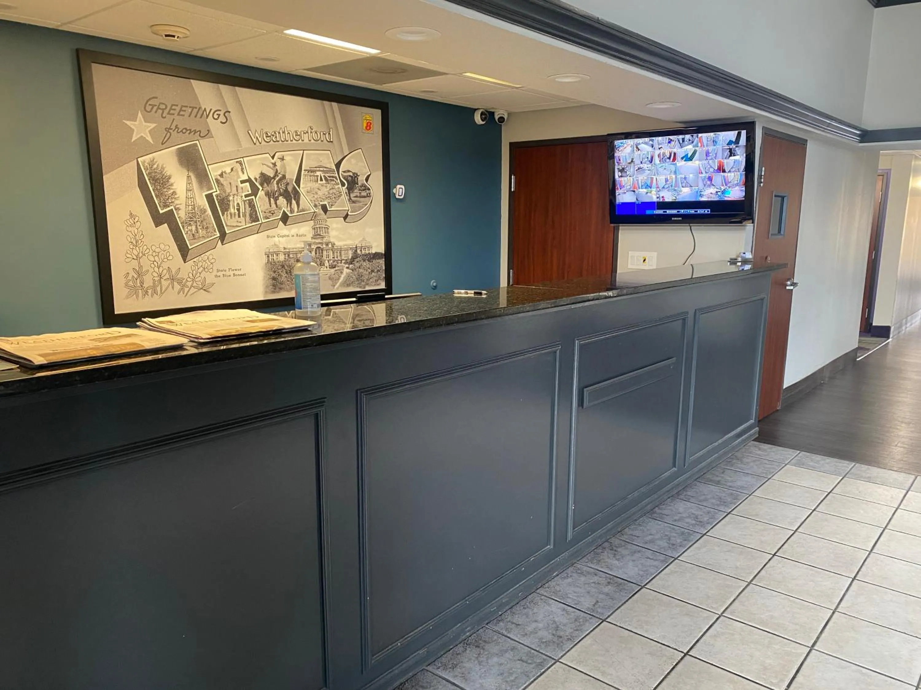 Super 8 by Wyndham Weatherford