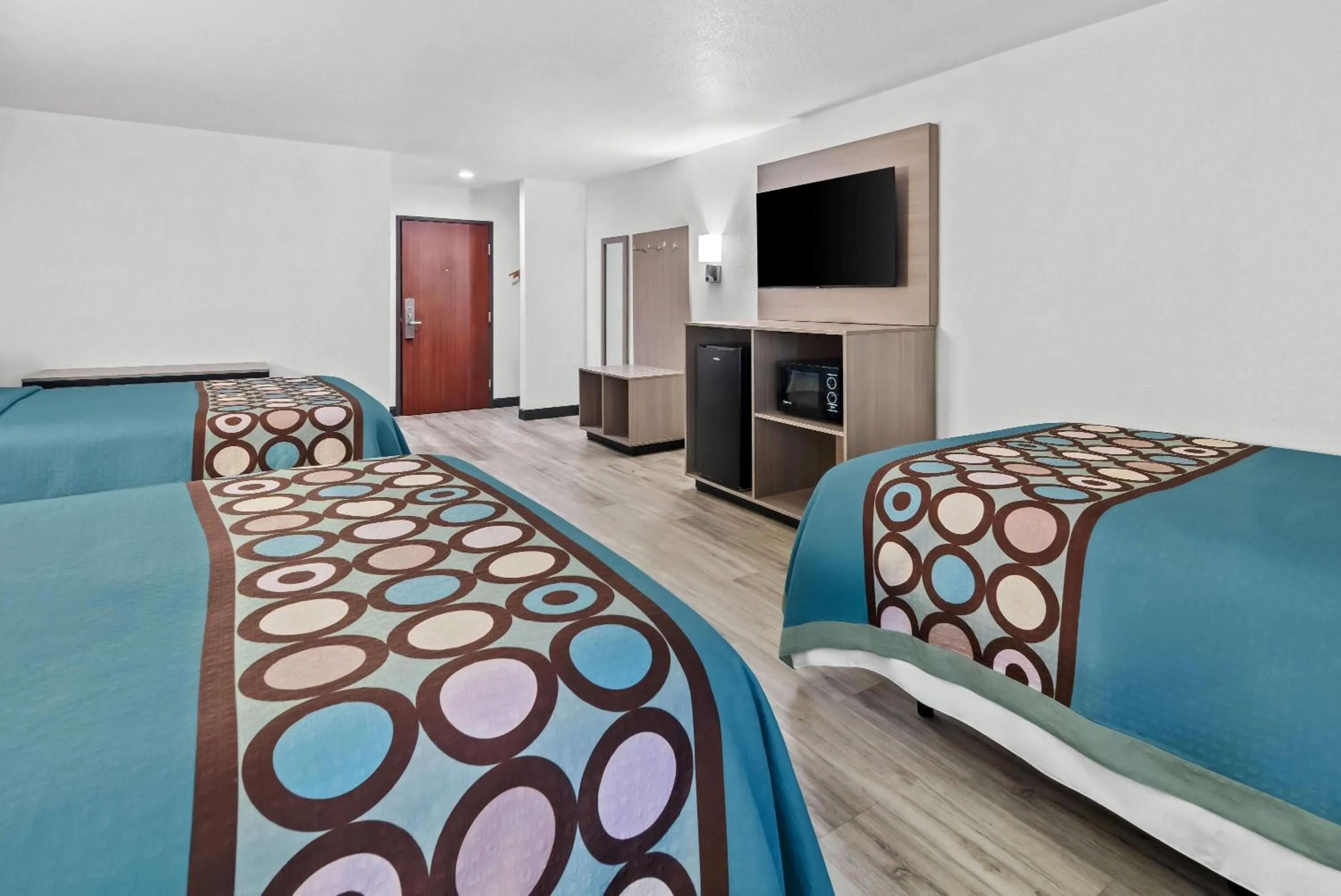 Bed in Super 8 by Wyndham Weatherford