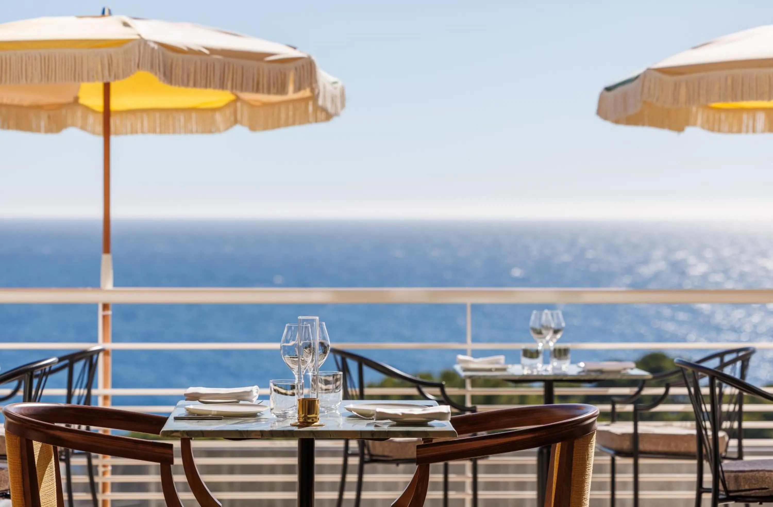 Restaurant/places to eat in Hôtel Le Provençal - Rénové en 2025 - Bord de Mer