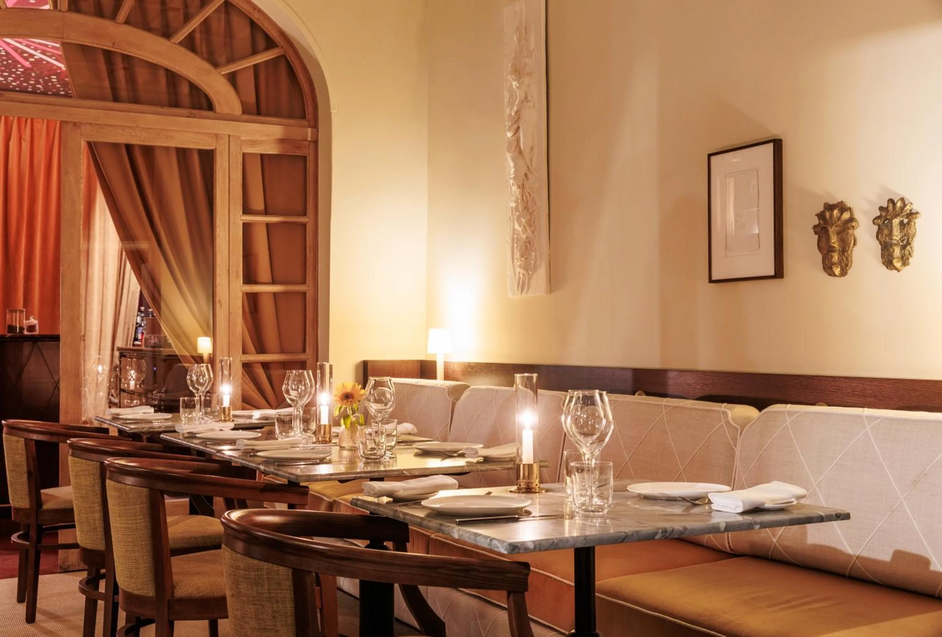 Restaurant/places to eat in Hôtel Le Provençal - Rénové en 2025 - Bord de Mer