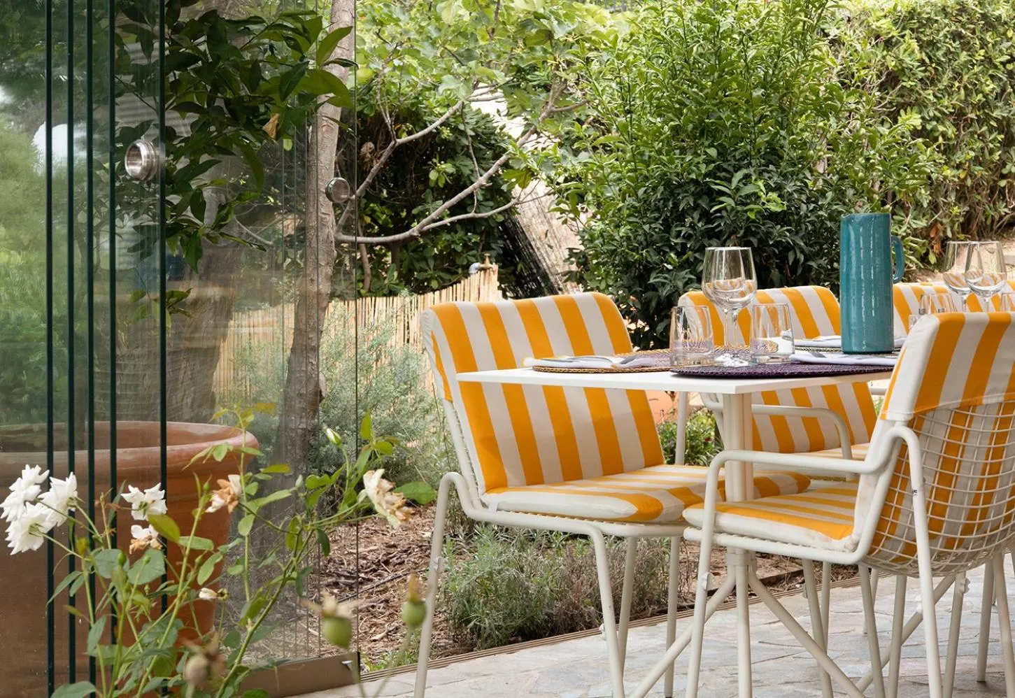 Restaurant/places to eat in Hôtel Le Provençal - Rénové en 2025 - Bord de Mer