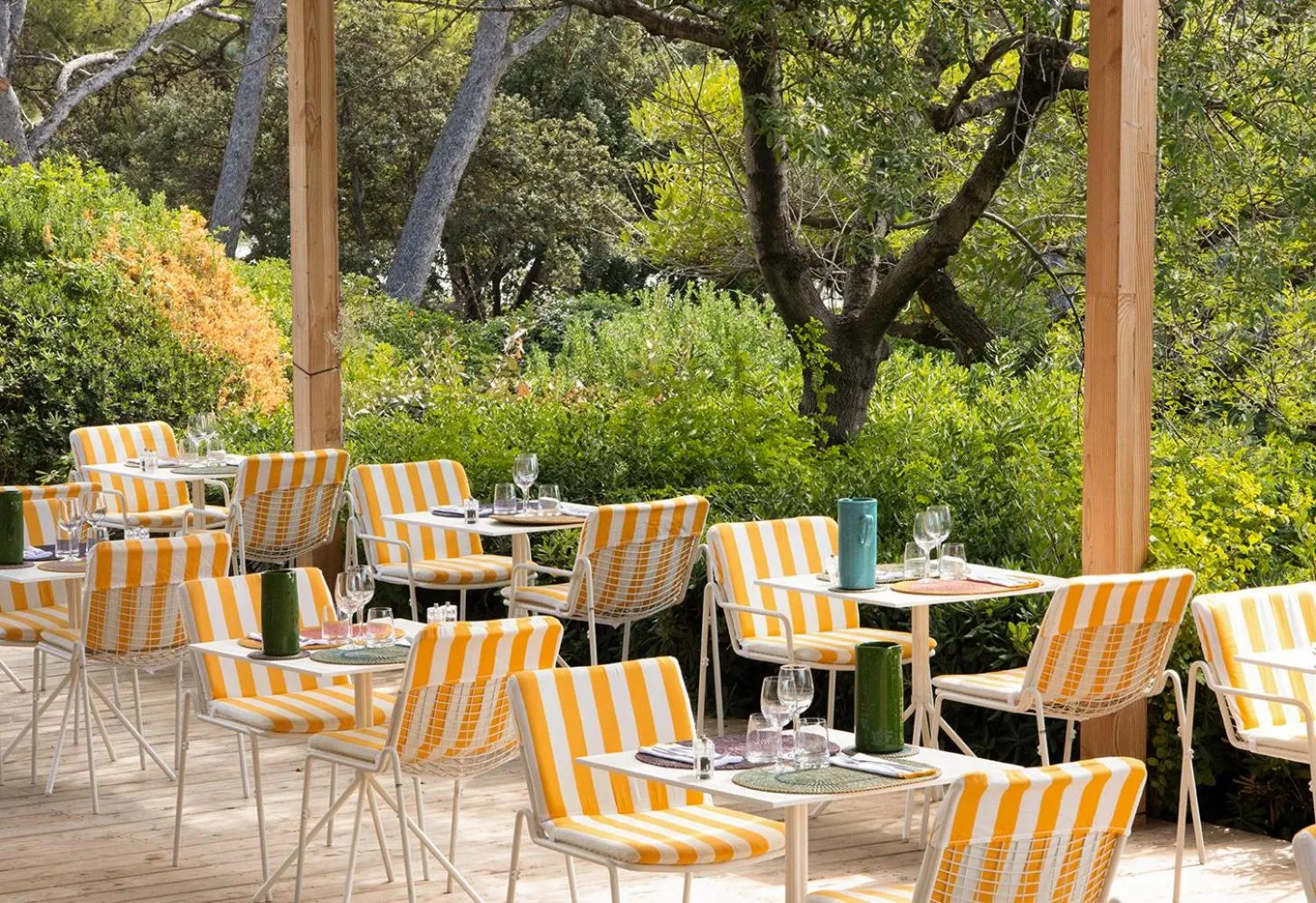 Restaurant/places to eat in Hôtel Le Provençal - Rénové en 2025 - Bord de Mer