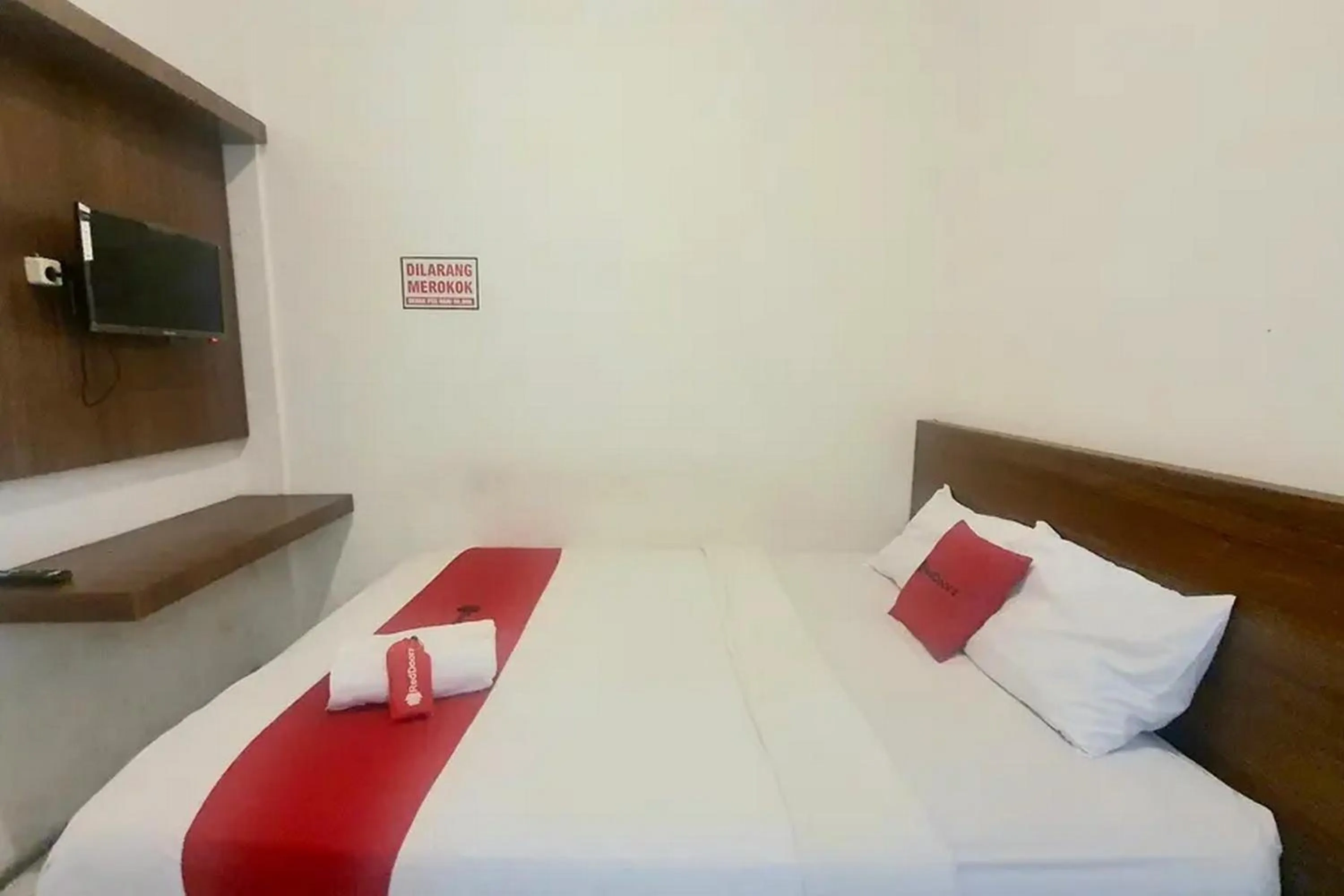 Bed in RedDoorz near Universitas PGRI Kanjuruhan