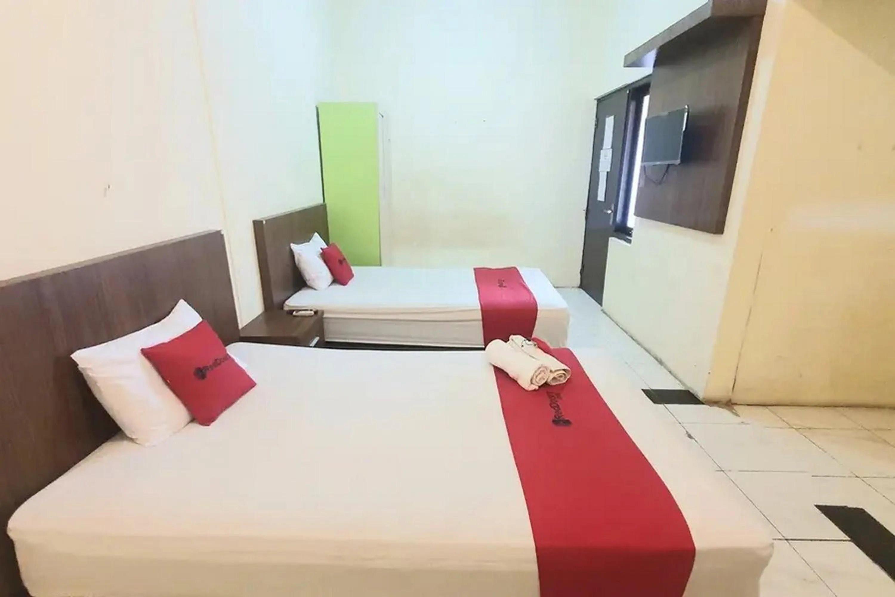 Bed in RedDoorz near Universitas PGRI Kanjuruhan