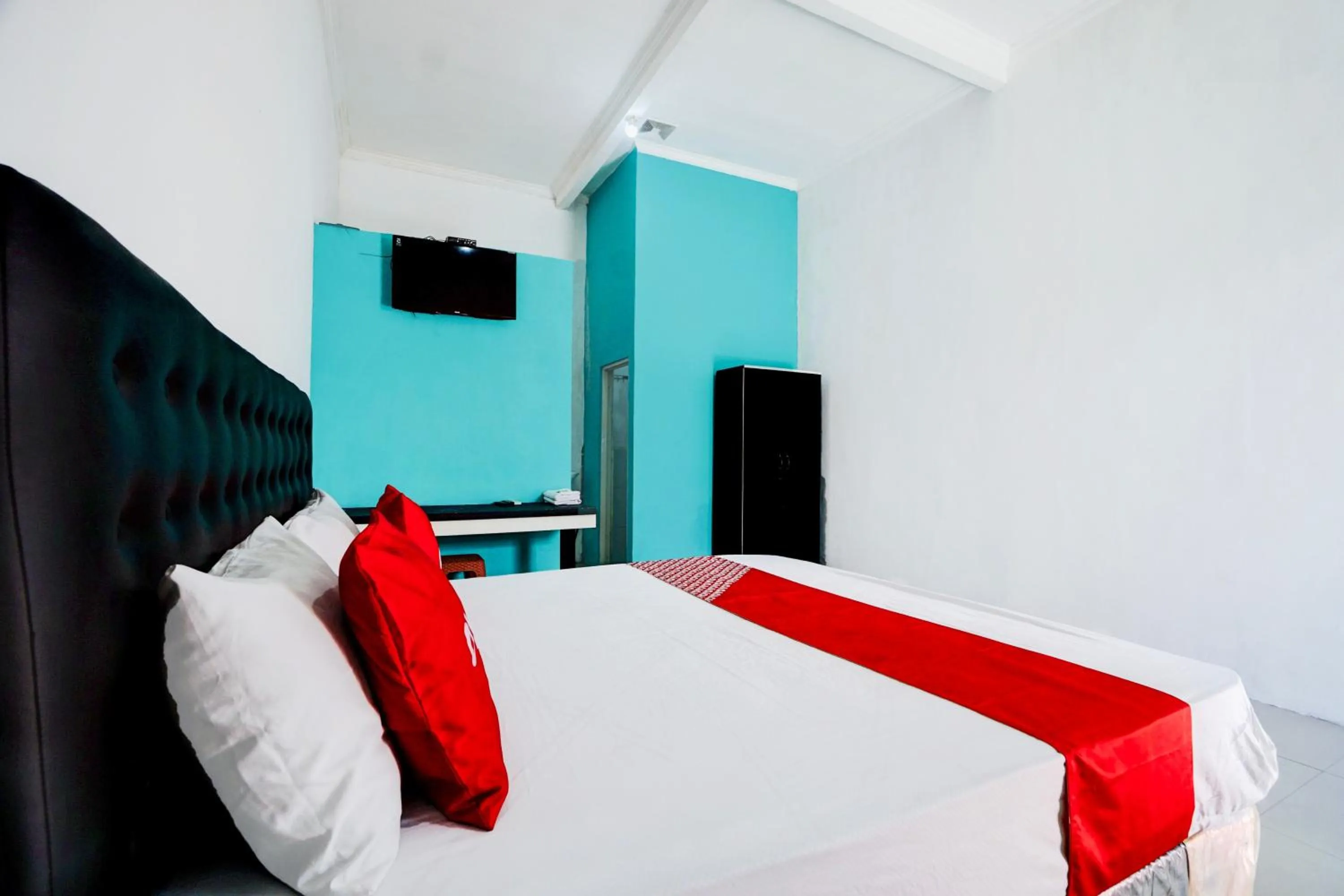 Bedroom in Hotel O Mojoanyar Near Terminal Bis Mojokerto