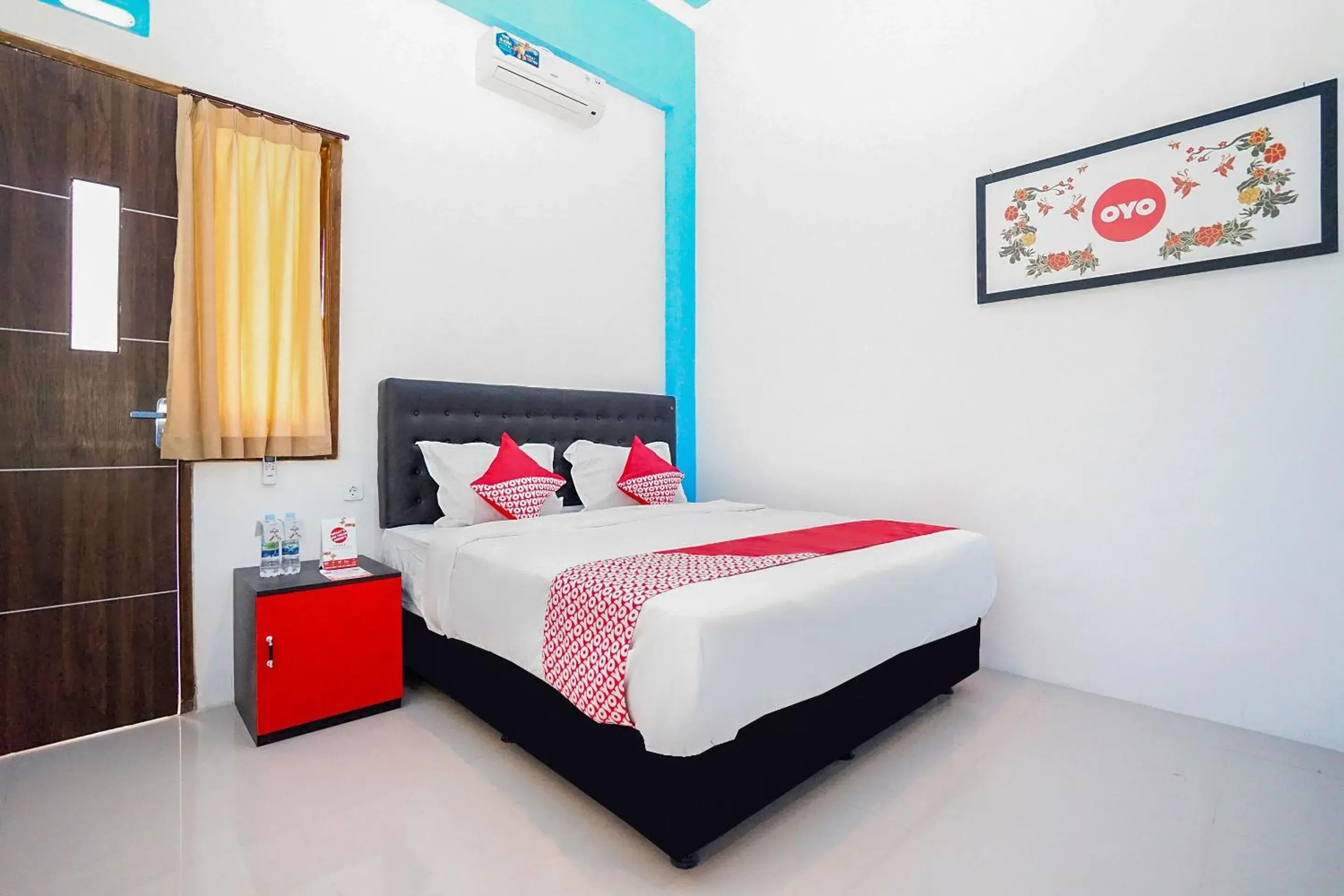 Deluxe Double Room in RedDoorz at Bypass Town Square Mojokerto Deluxe Double Room in RedDoorz at Bypass Town Square Mojokerto