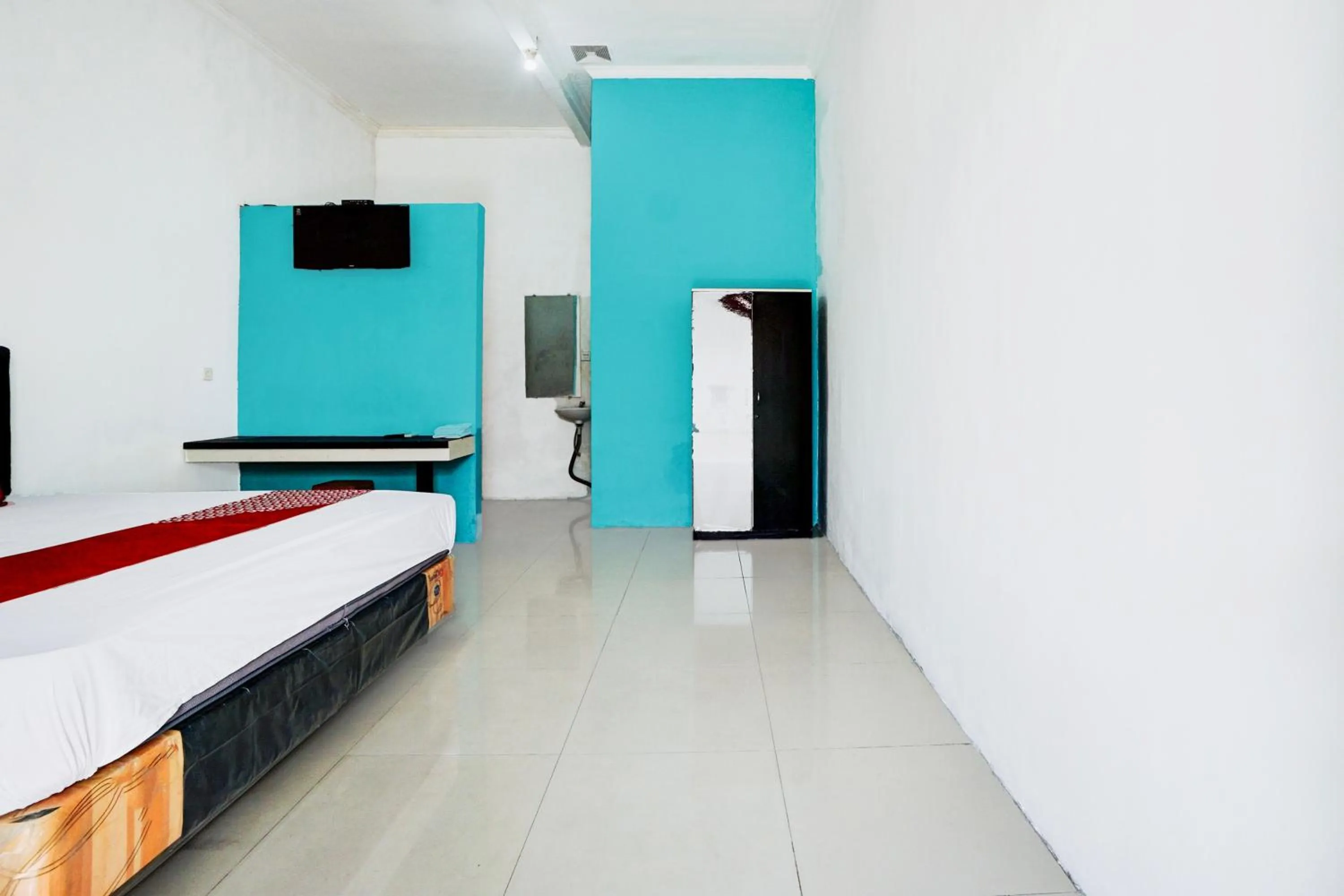 Bedroom in Hotel O Mojoanyar Near Terminal Bis Mojokerto