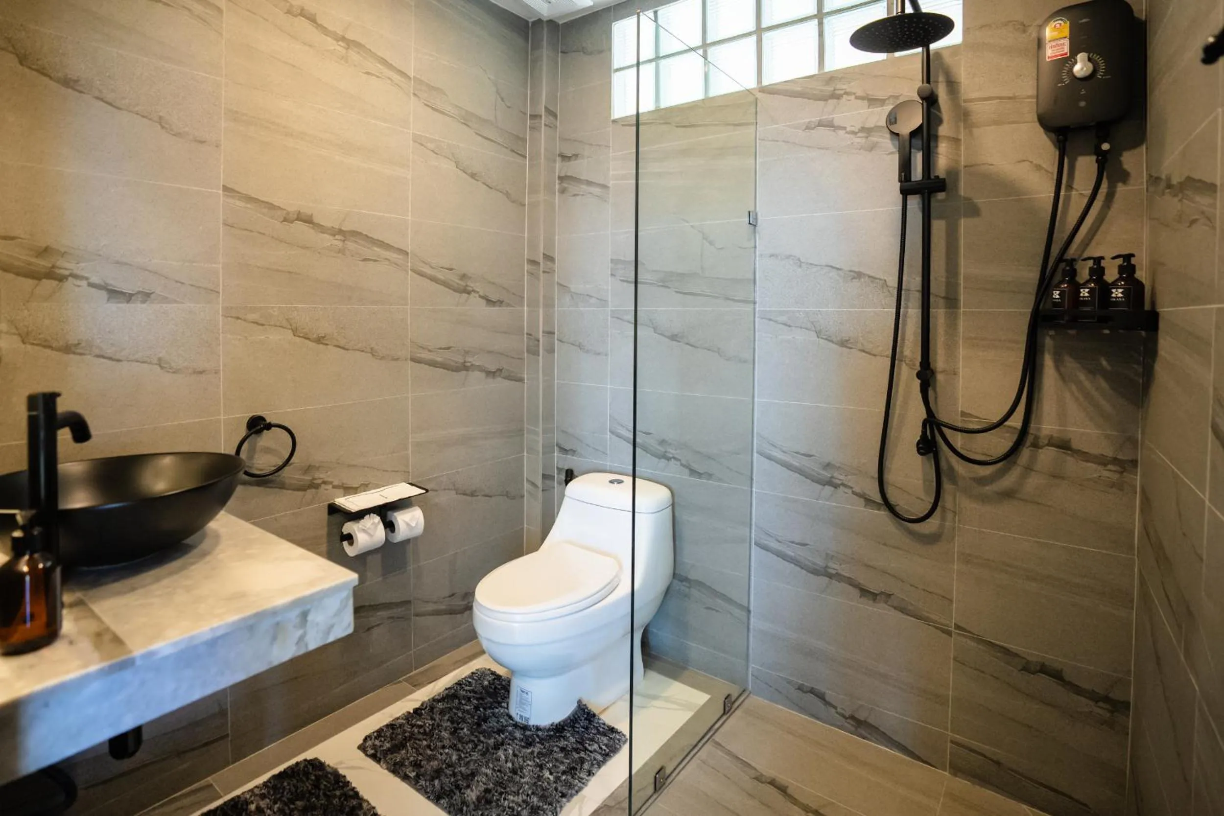 Shower in Vikasa Yoga Retreat