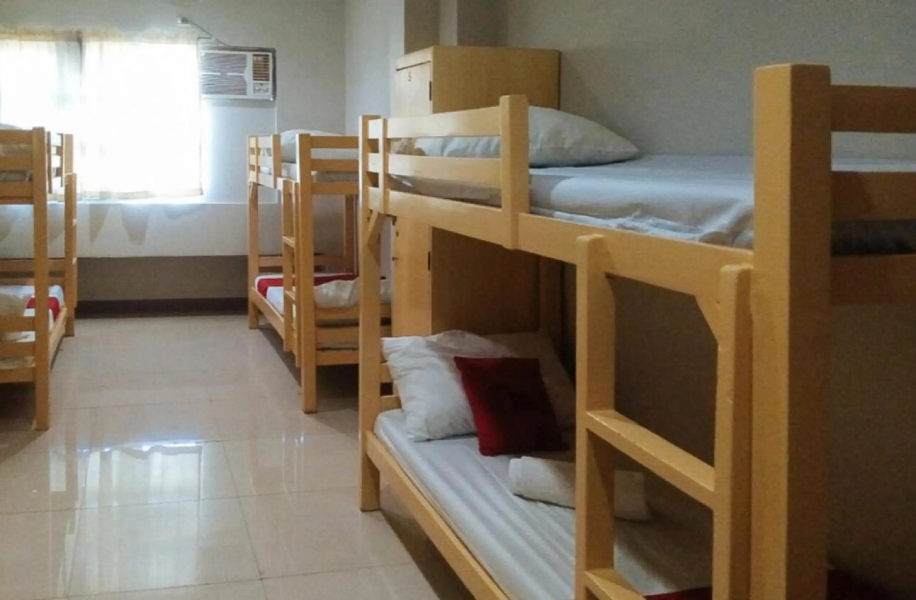 Photo of the whole room in RedDoorz near Cebu Metropolitan Cathedral