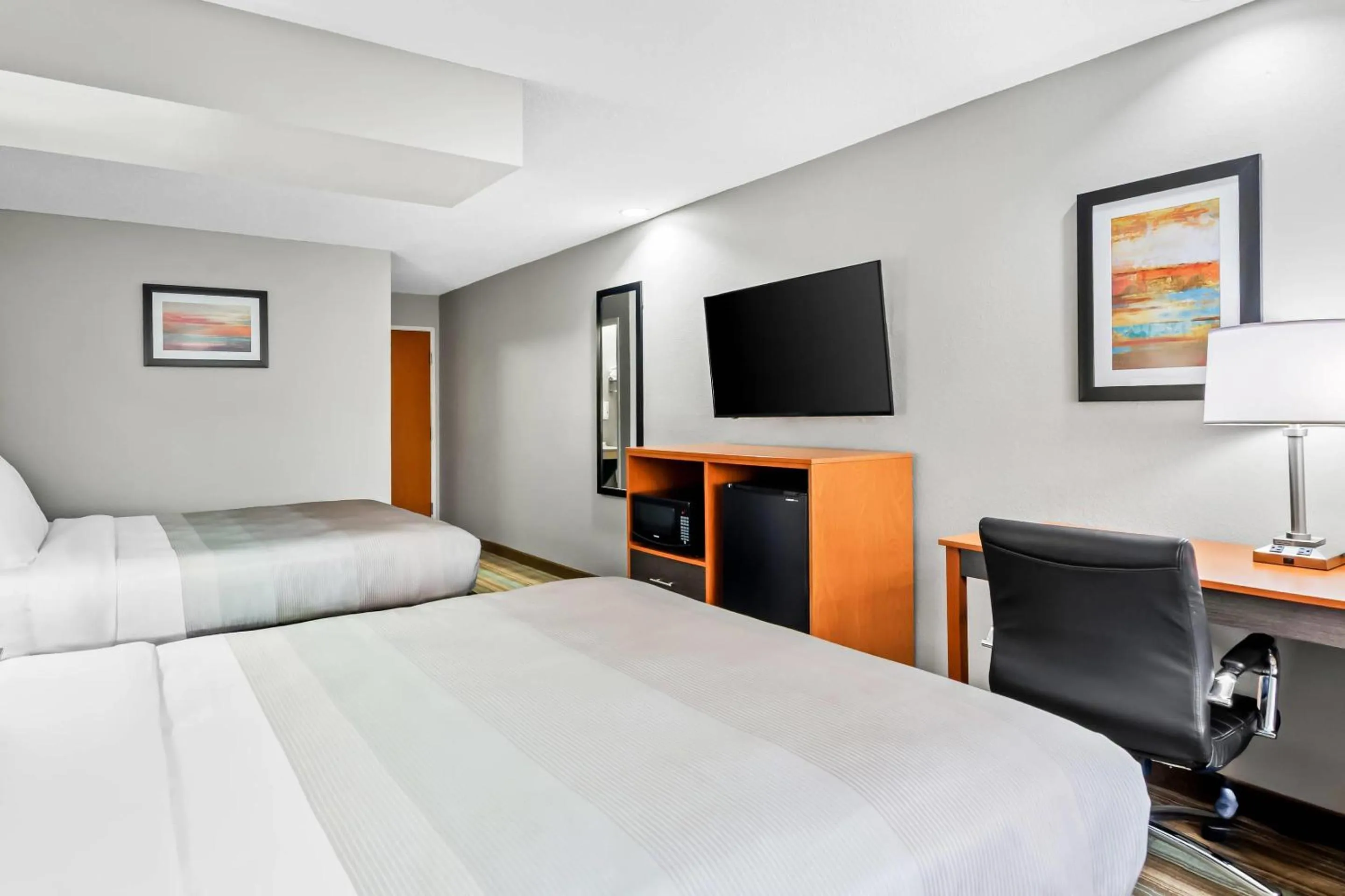 Bedroom, Bed in Quality Inn & Suites Bristol North