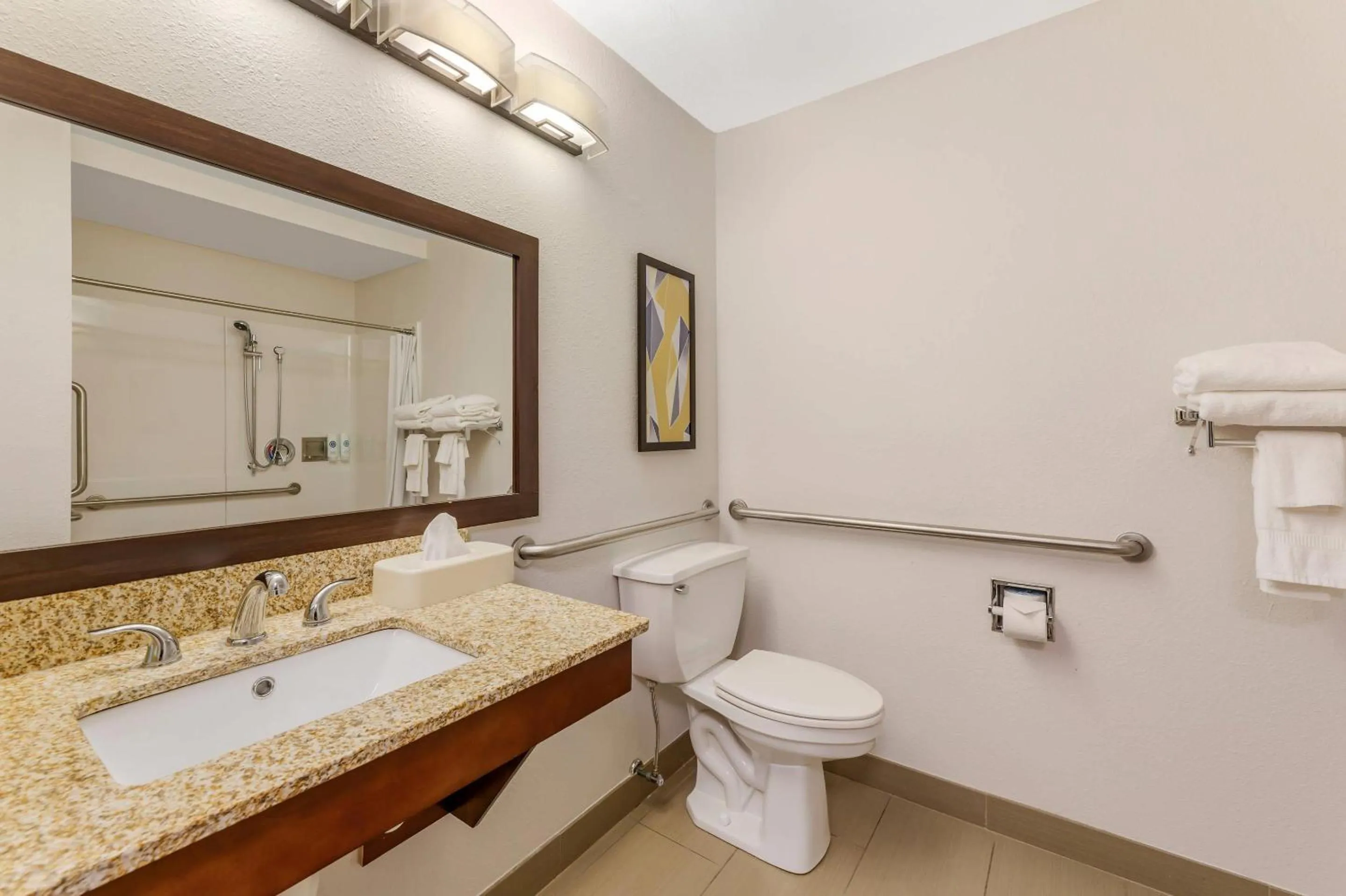 Bedroom in Comfort Inn River's Edge