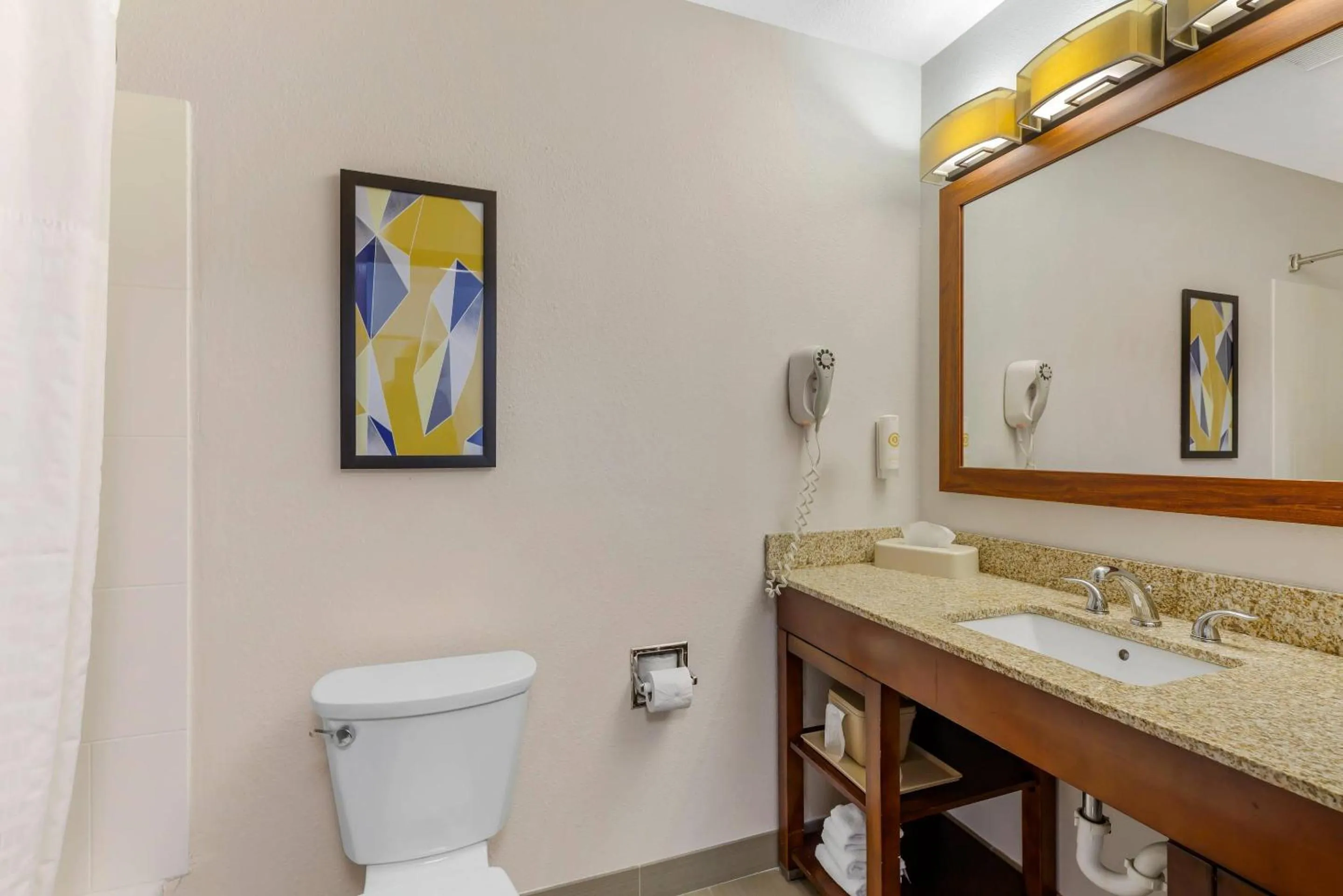 Bedroom in Comfort Inn River's Edge