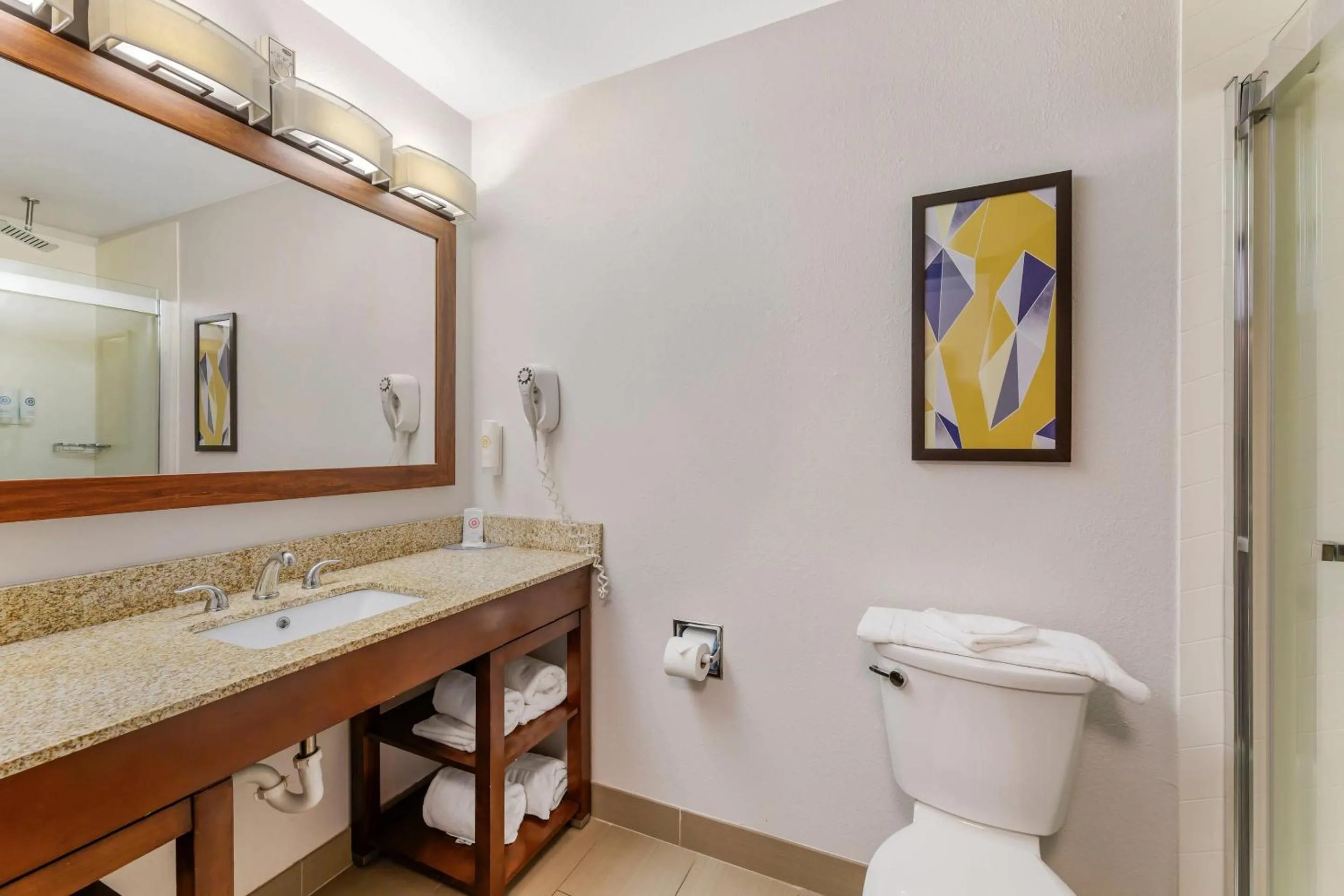 Bedroom in Comfort Inn River's Edge