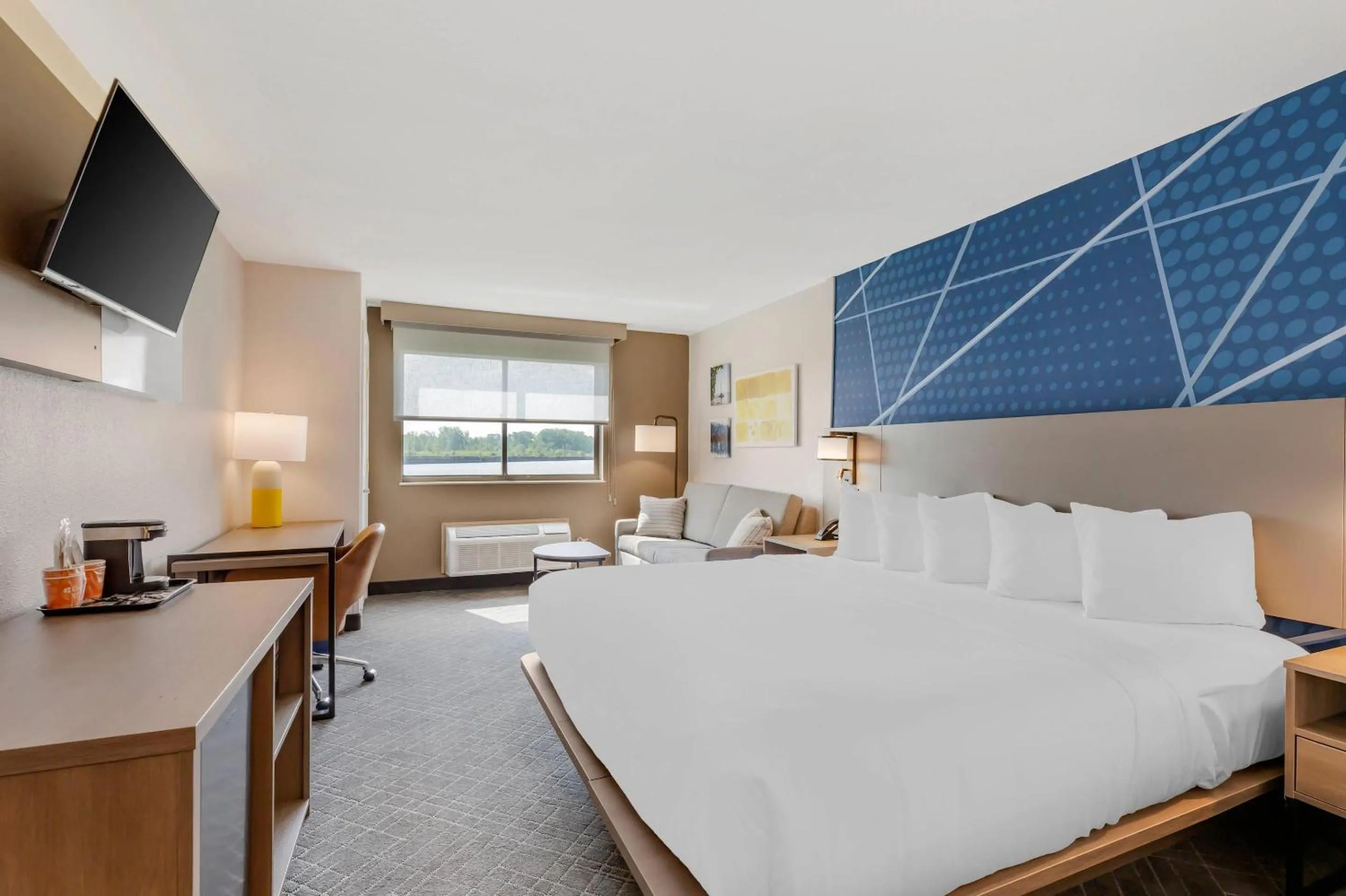 Bedroom, Bed in Comfort Inn River's Edge