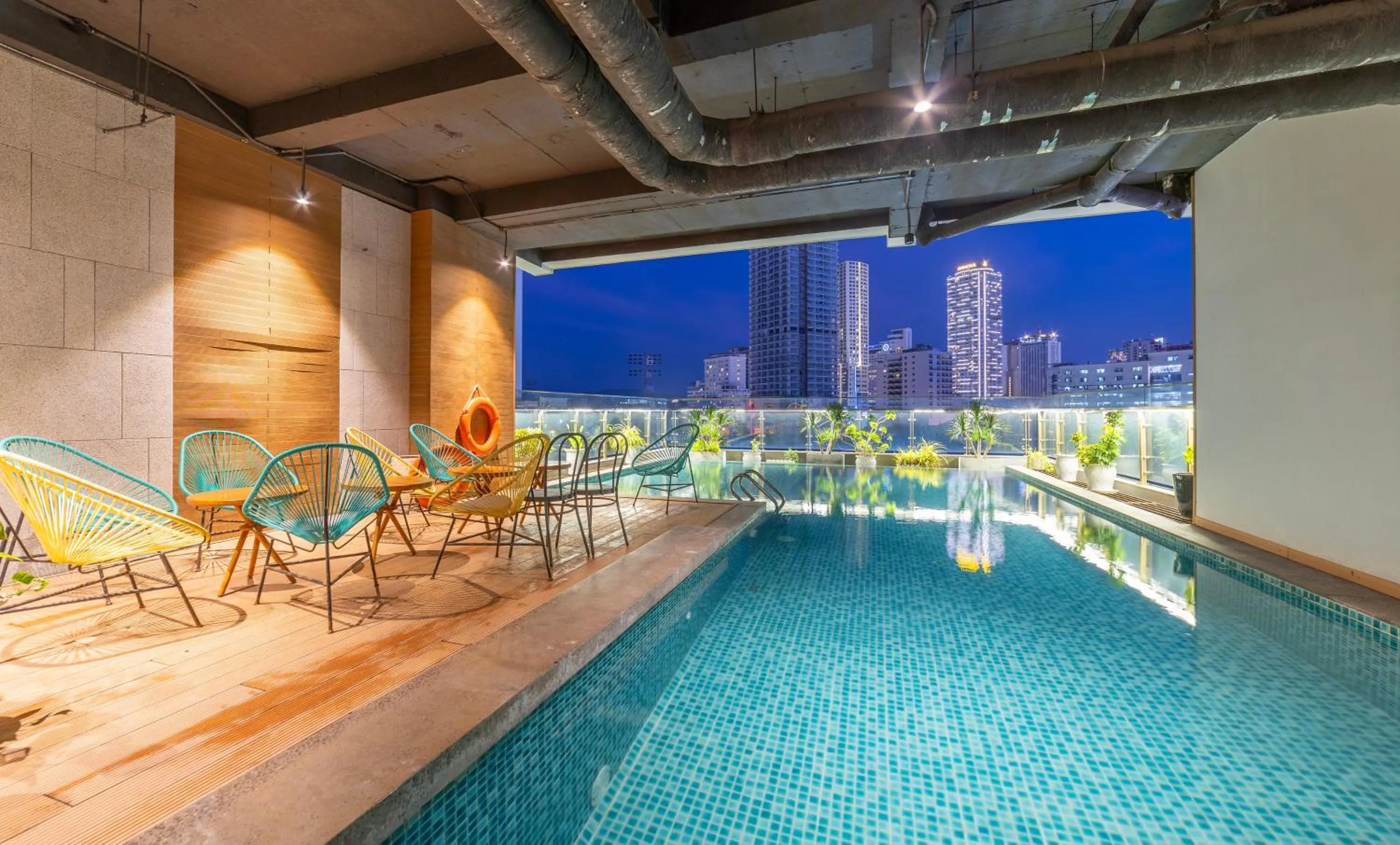 Swimming pool in Em Oi Boutique Hotel