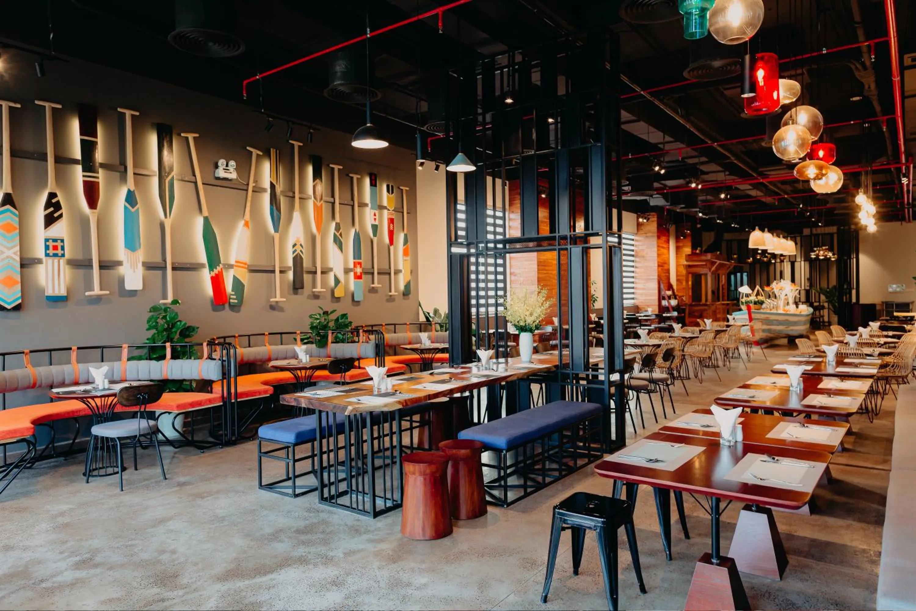 Restaurant/places to eat in Em Oi Boutique Hotel