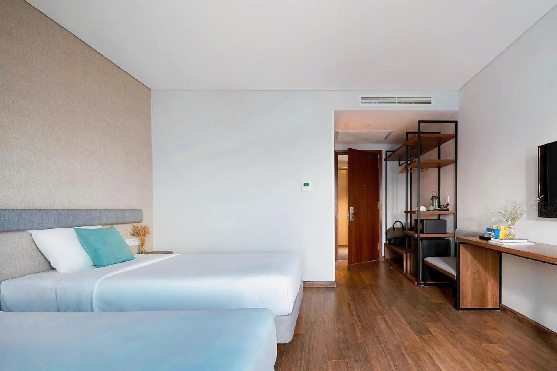 TV and multimedia, Bed in Em Oi Boutique Hotel