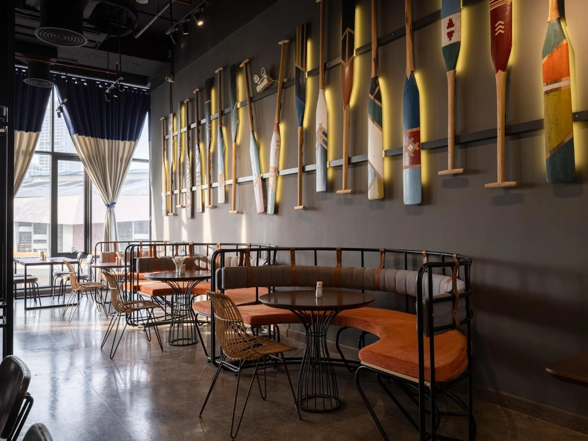 Restaurant/places to eat in Em Oi Boutique Hotel