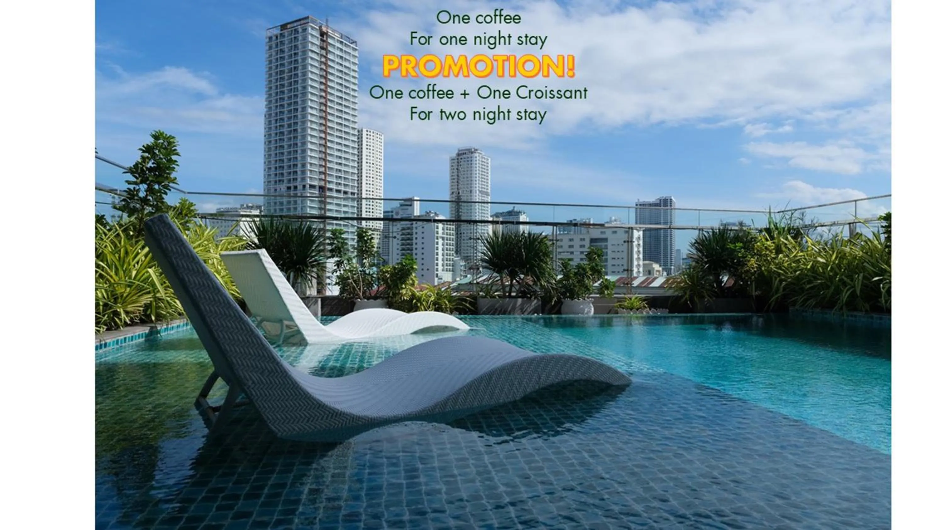 Swimming pool in Em Oi Boutique Hotel