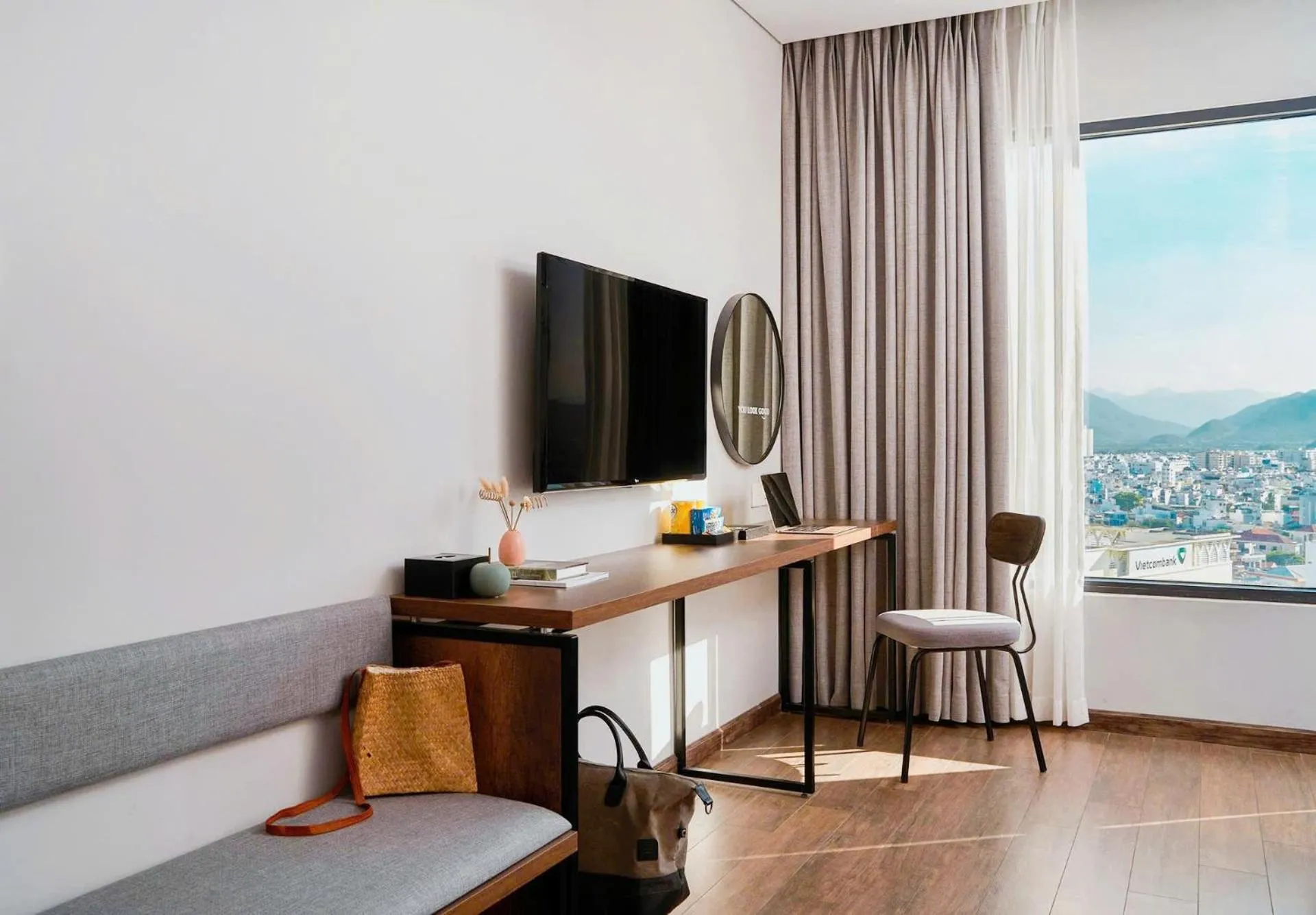 TV and multimedia in Em Oi Boutique Hotel