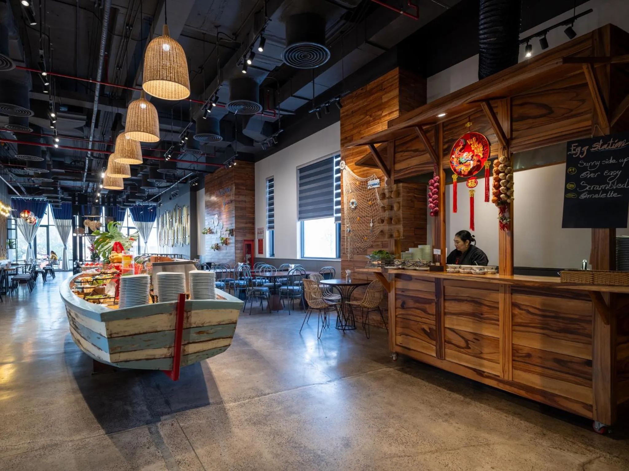 Restaurant/places to eat in Em Oi Boutique Hotel