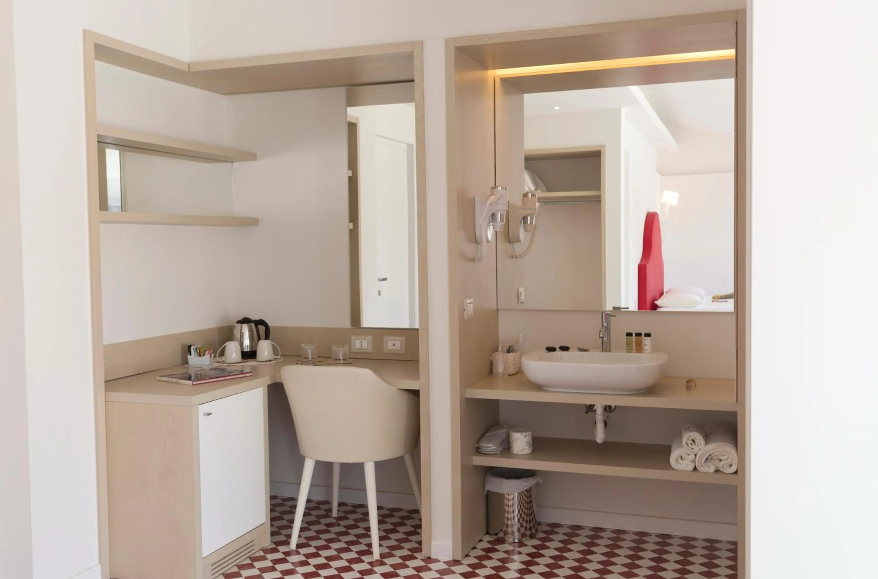 Coffee/tea facilities in Suite Hotel L'Oasi di Riaci