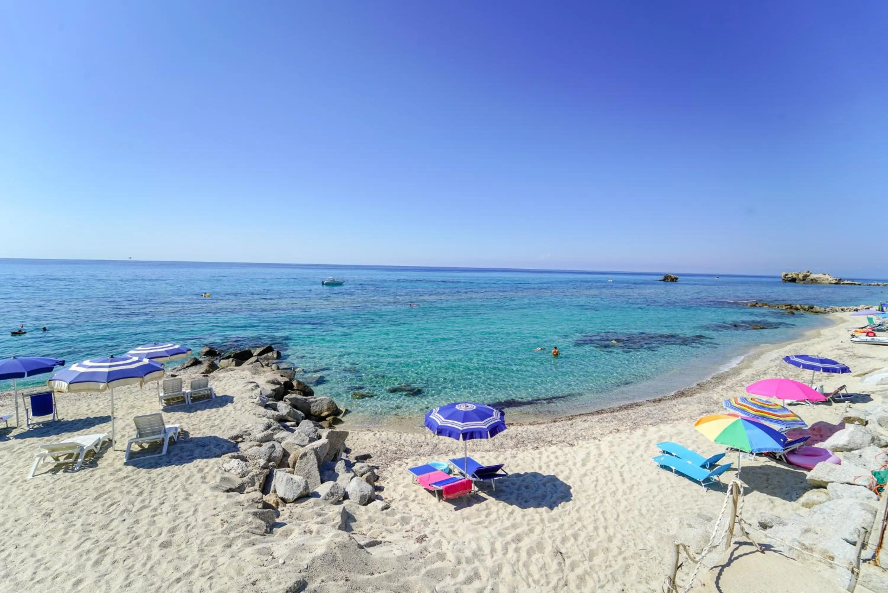 Beach in Suite Hotel L'Oasi di Riaci
