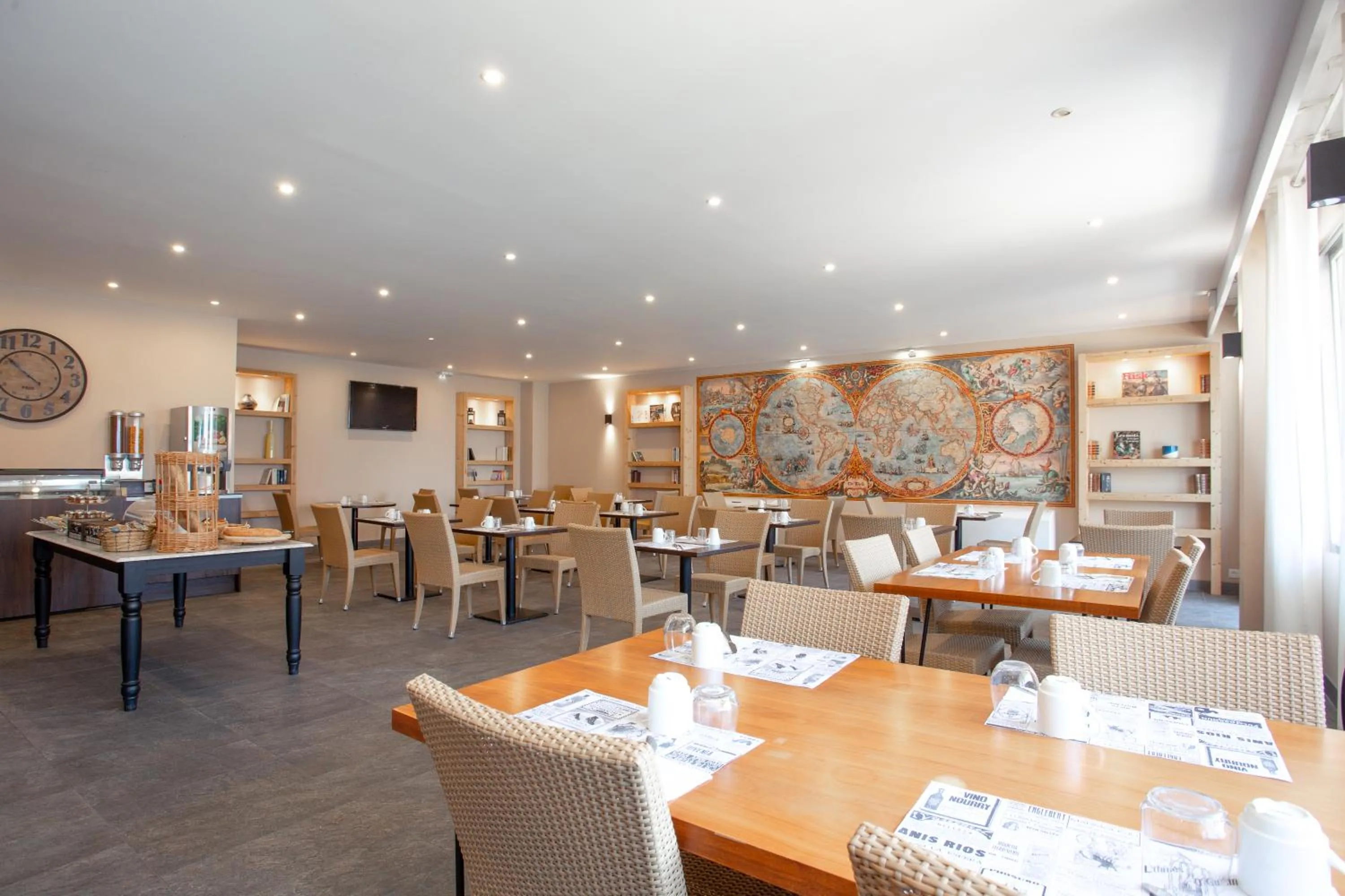 Hotel Brise de Mer - Piscine intérieure & extérieure