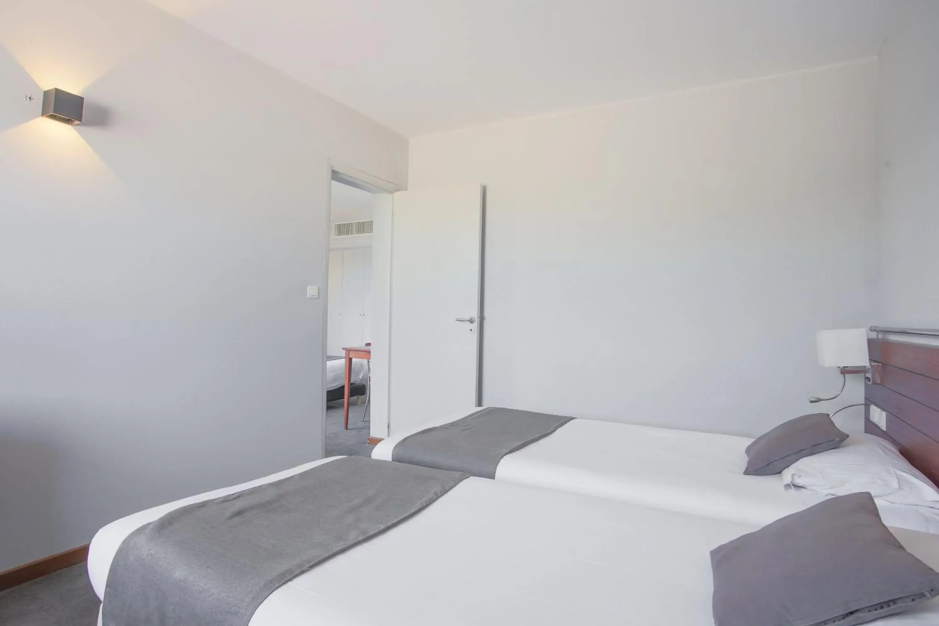 Family Room with Sea View in Hotel Brise de Mer - Piscine intérieure & extérieure Family Room with Sea View in Hotel Brise de Mer - Piscine intérieure & extérieure