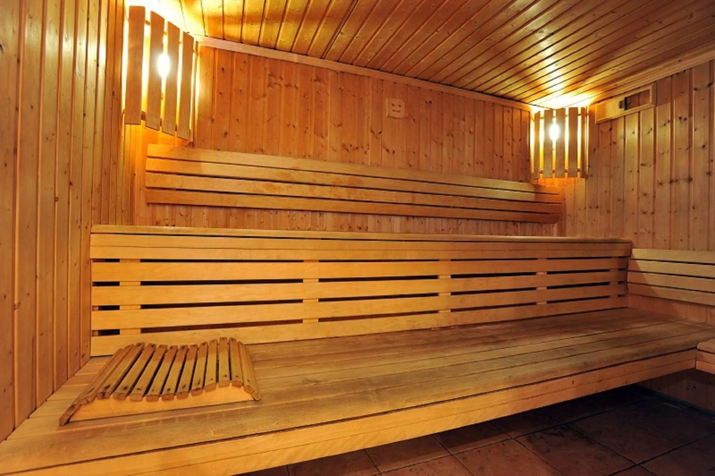 Sauna in Hotel Brise de Mer - Piscine intérieure & extérieure