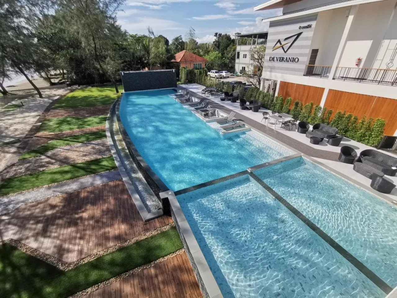 Swimming pool in De VeraNiO Resort