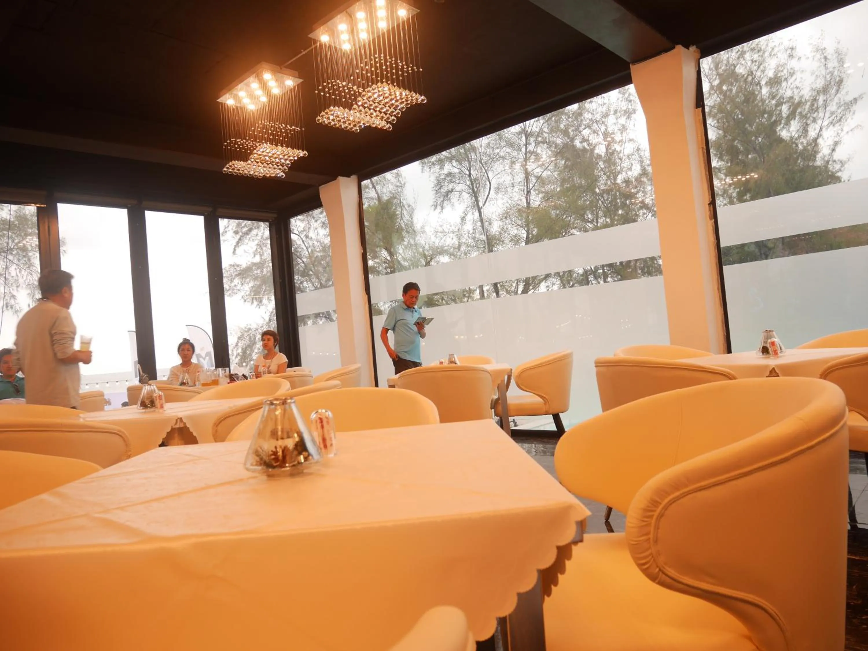 Restaurant/places to eat in De VeraNiO Resort