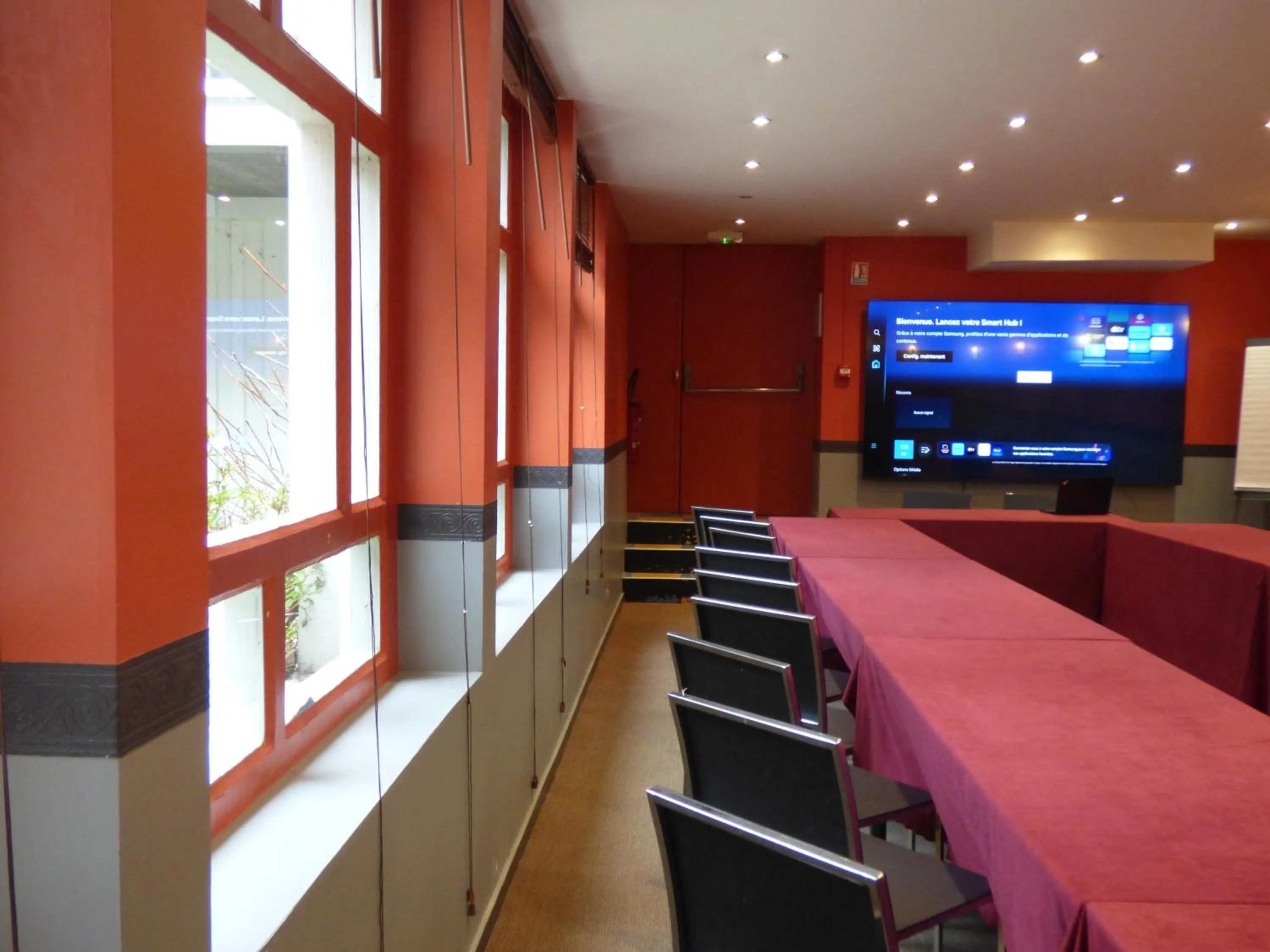 Meeting/conference room in Cit'Hotel Escatel