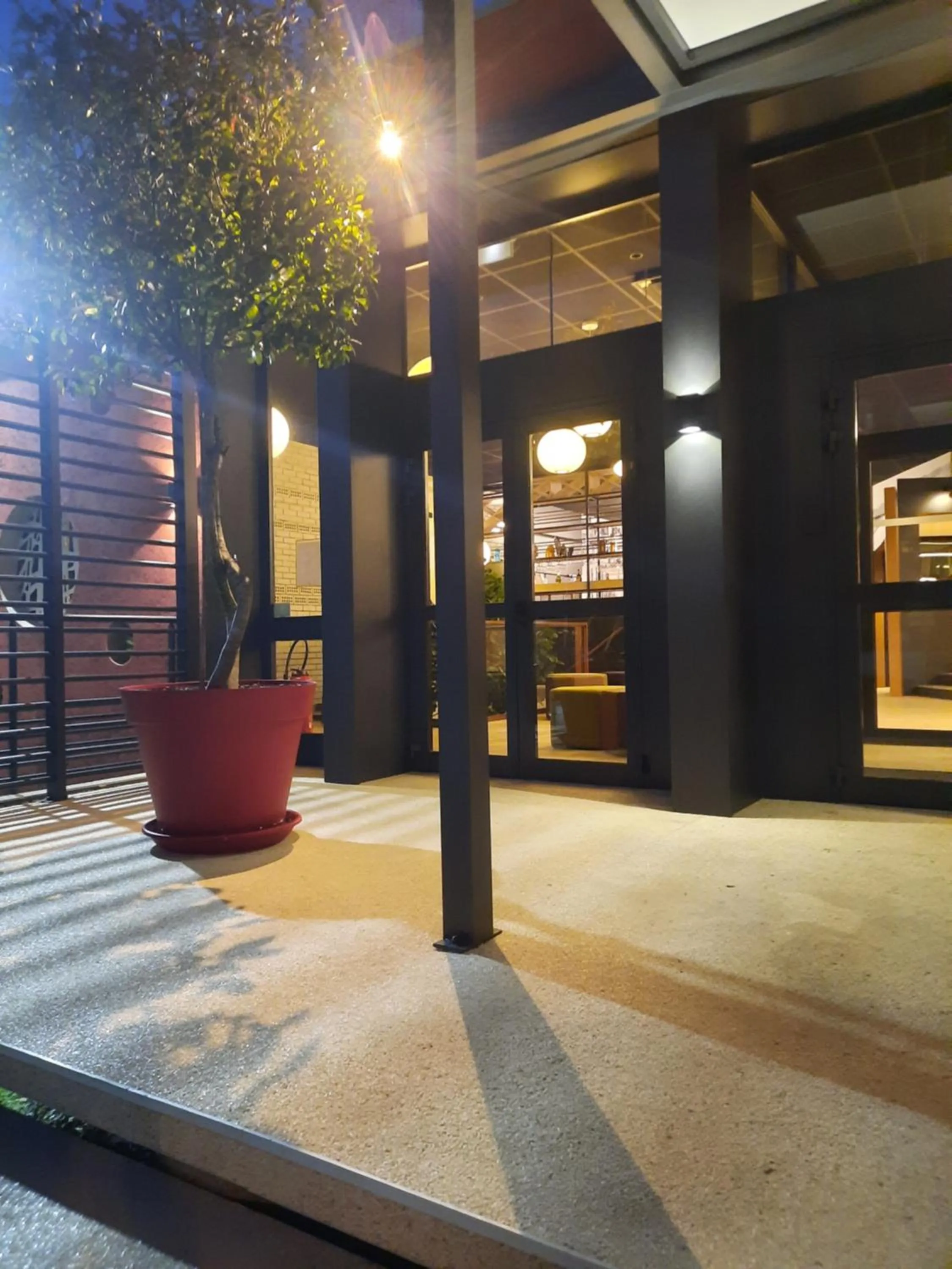 Facade/entrance in Cit'Hotel Escatel