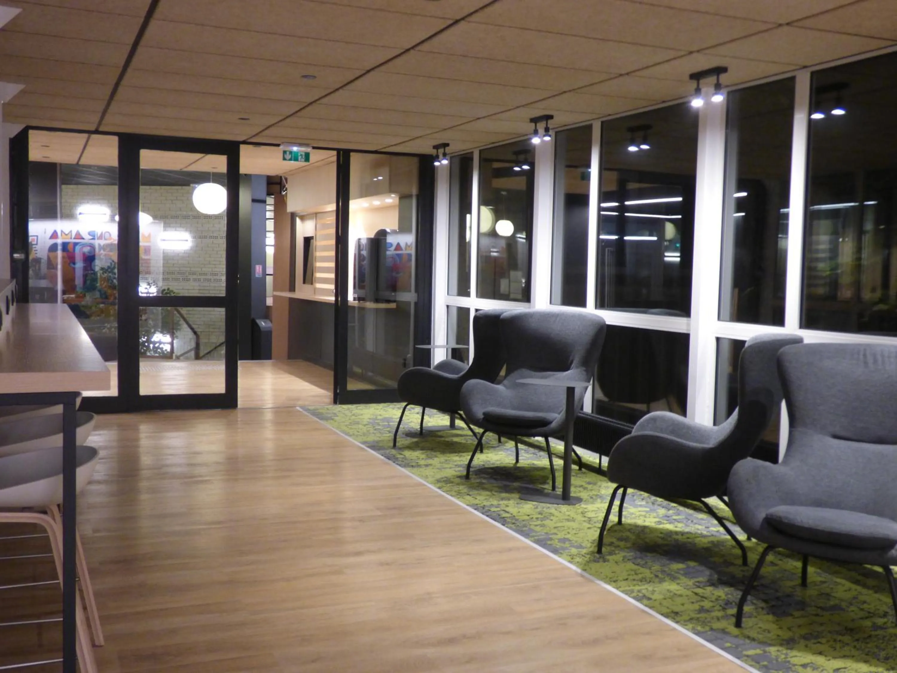 Lobby or reception in Cit'Hotel Escatel